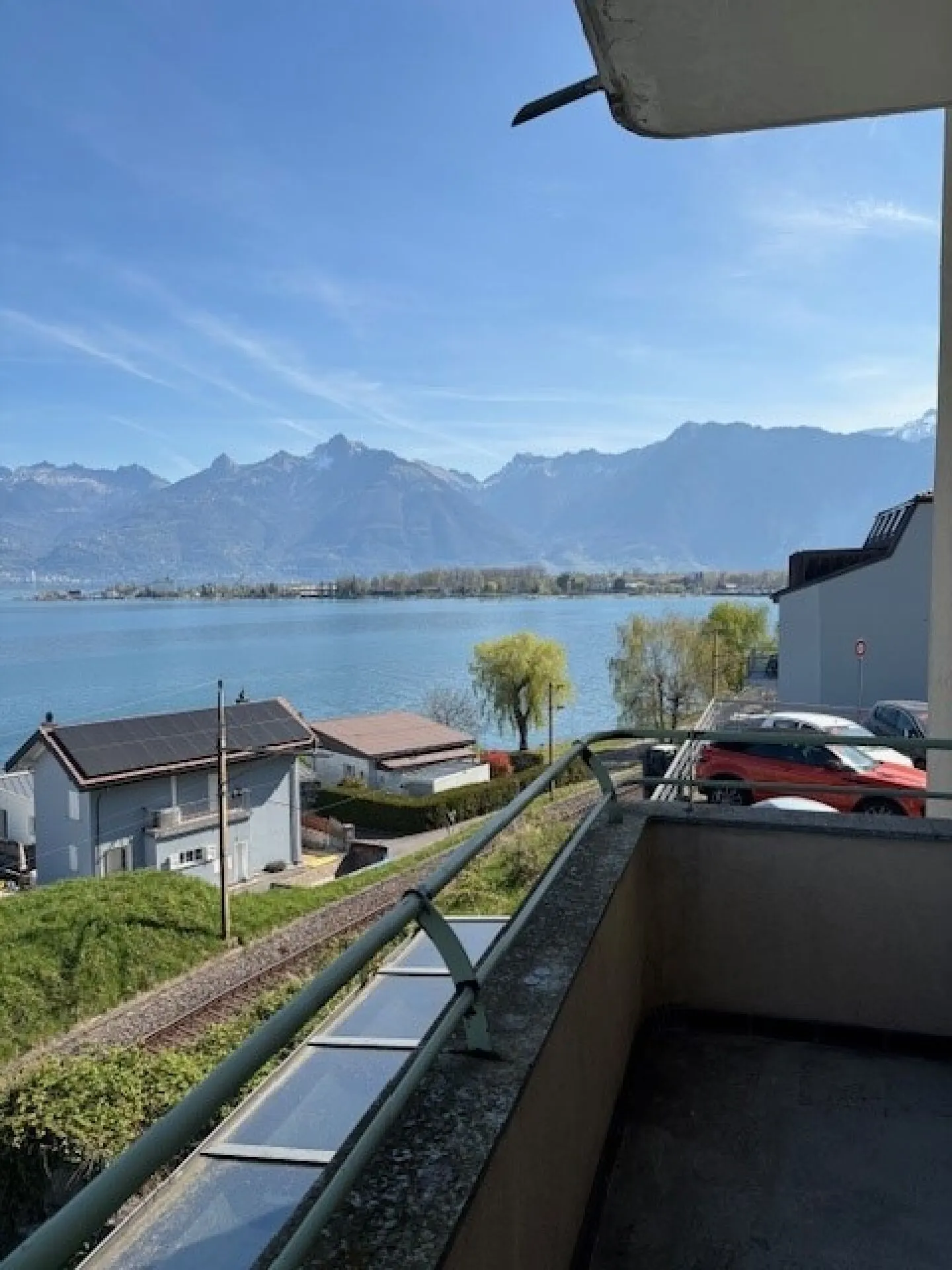 2.5-room apartment, balcony with lake view - Photo 2 of 7