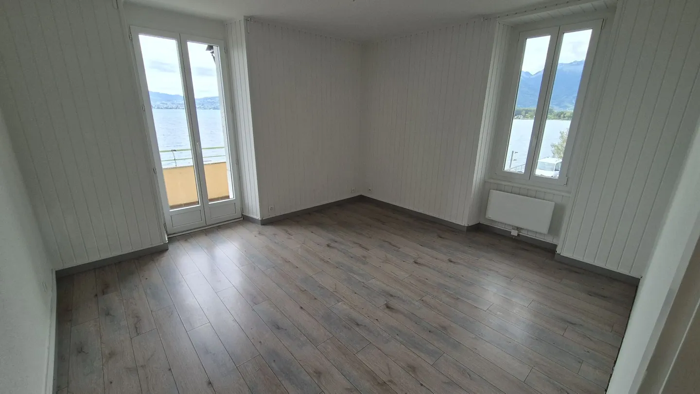 2.5-room apartment, balcony with lake view - Photo 7 of 7