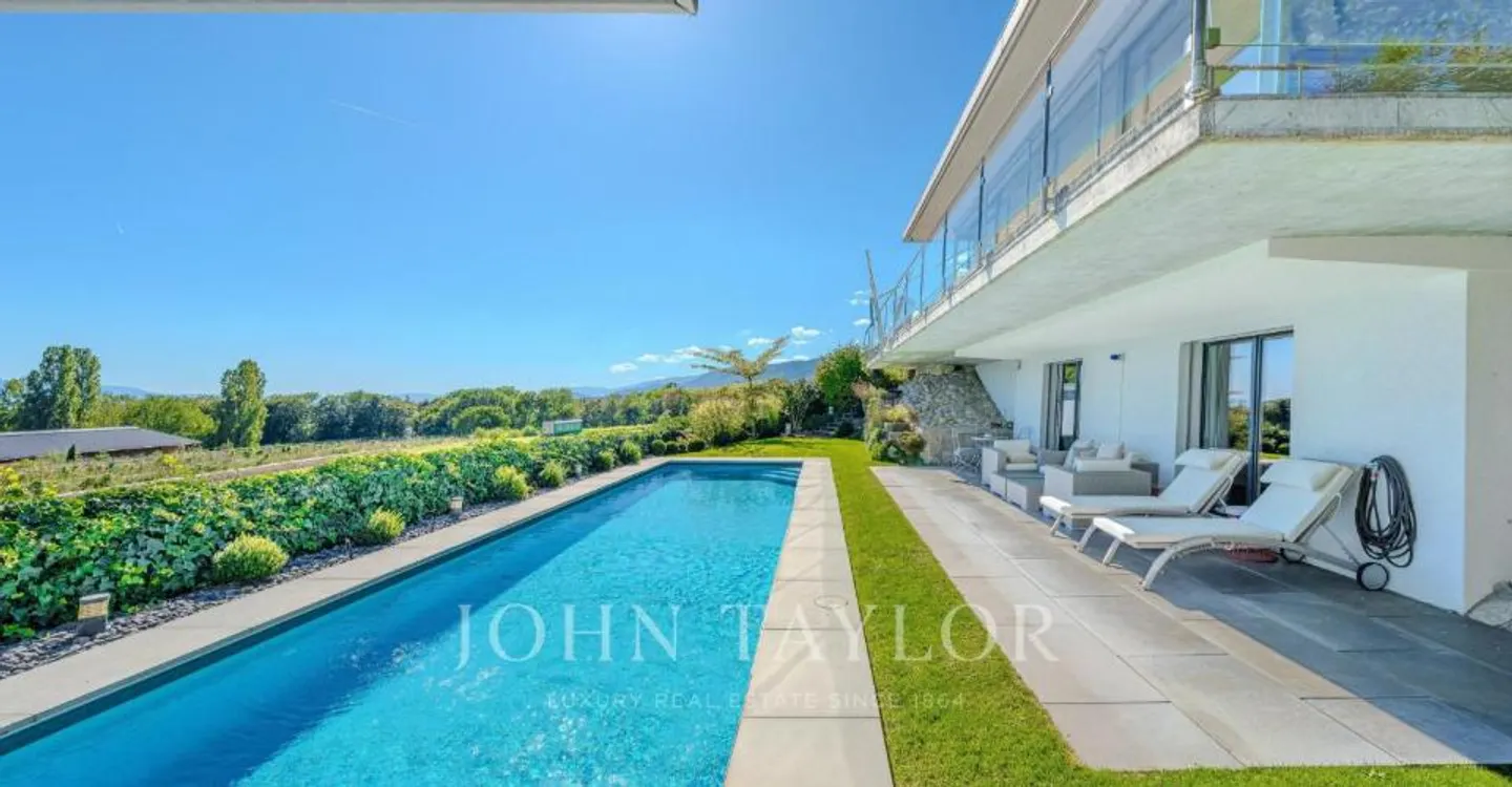 Contemporary villa with a spectacular view of Lake Geneva - Photo 11 of 12
