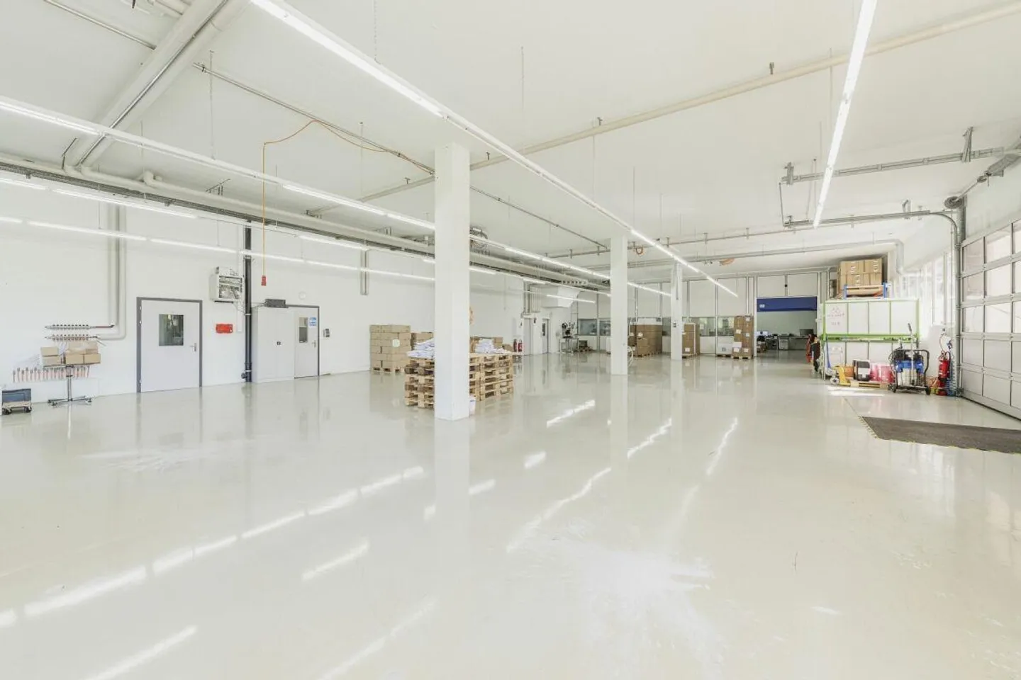 Espace commercial polyvalent et flexible avec un excellent accès à Schaffhouse - Photo 3 sur 16