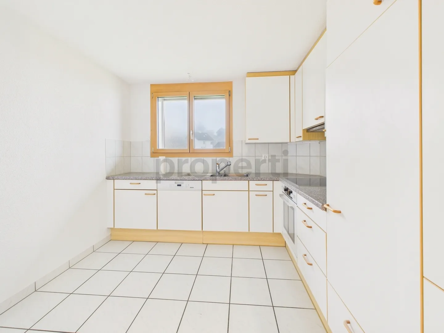 Helle 3.5-Zimmer Dachwohnung in Huttwil - Frisch renoviert! - Foto 2 von 10