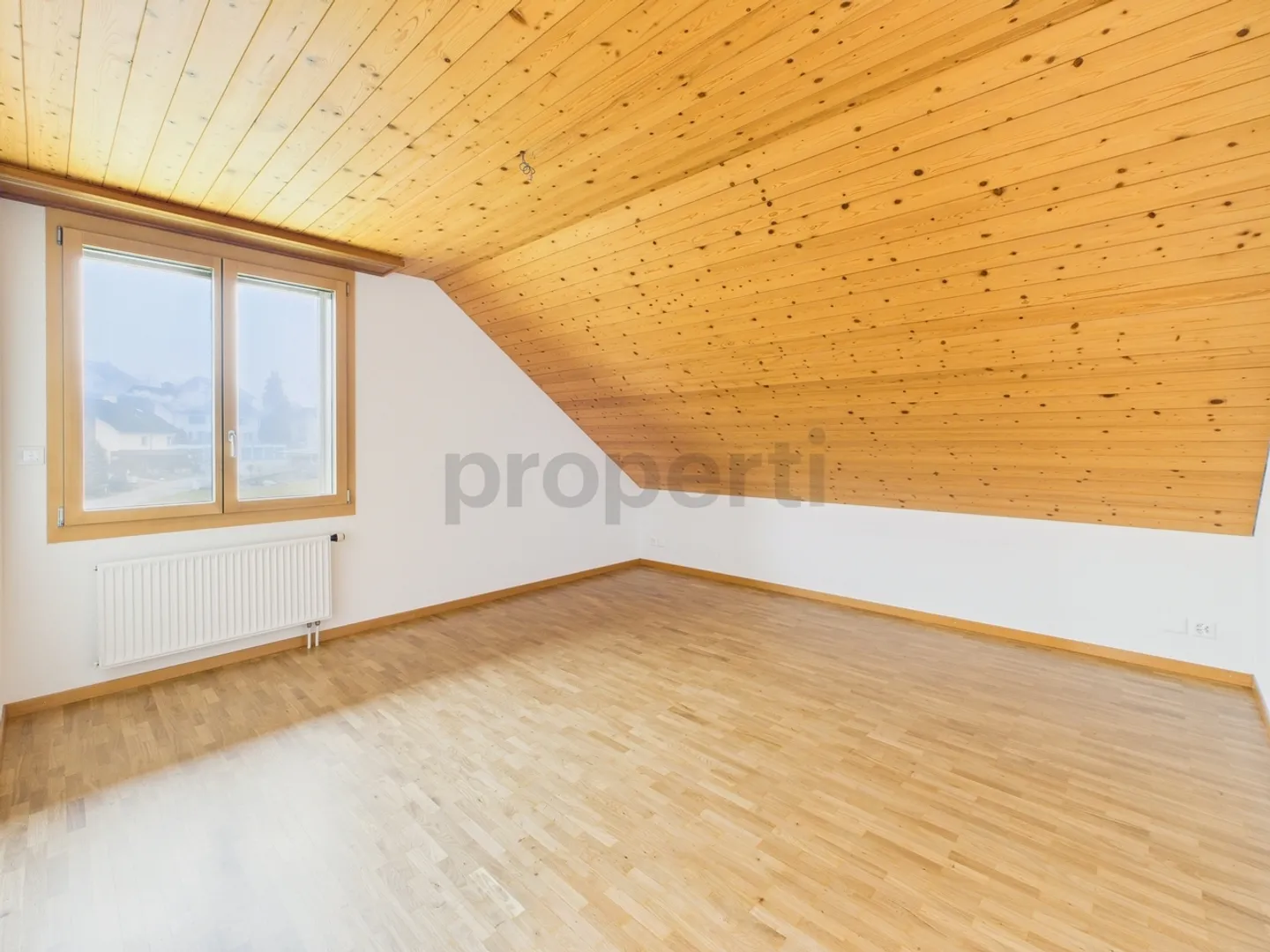 Helle 3.5-Zimmer Dachwohnung in Huttwil - Frisch renoviert! - Foto 4 von 10