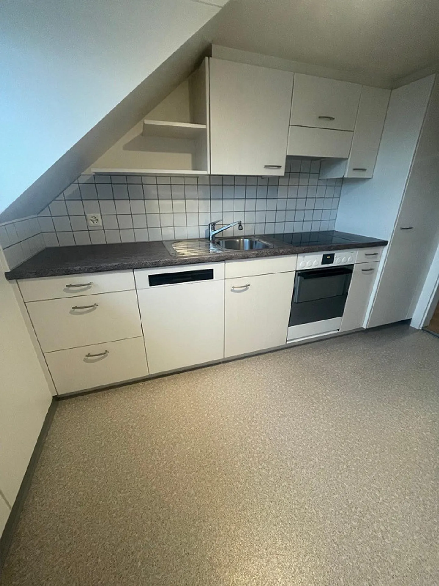 Appartement central et charmant de 3 pièces - Photo 2 sur 12