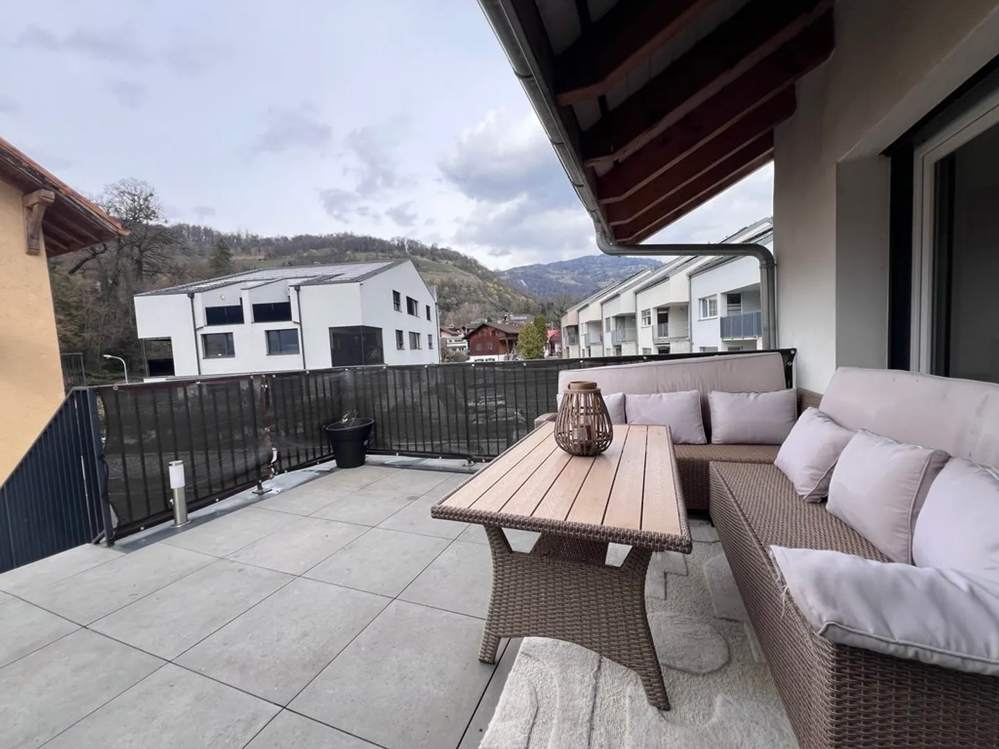 Spacious 3.5 Room Apartment - Photo 3 of 11