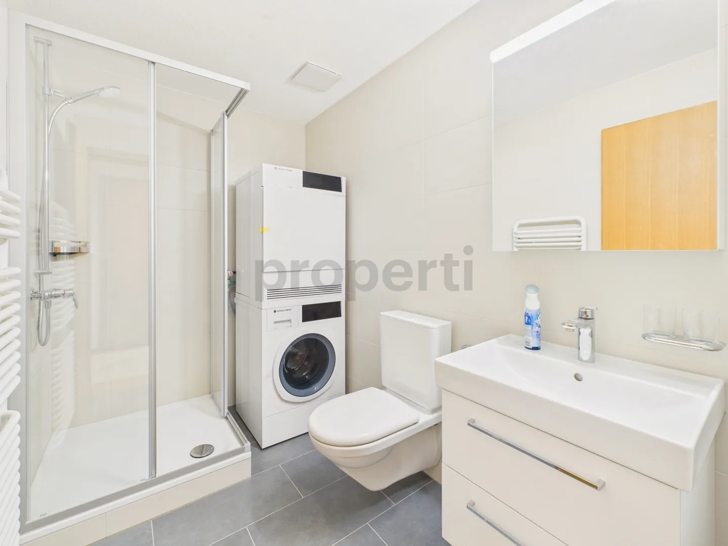 Helle 3.5-Zimmer Dachwohnung in Huttwil - Frisch renoviert! - Foto 7 von 10