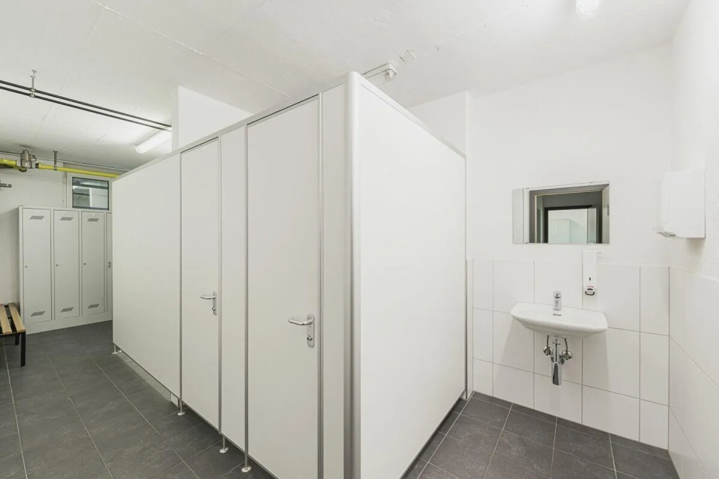 Espace commercial polyvalent et flexible avec un excellent accès à Schaffhouse - Photo 12 sur 16
