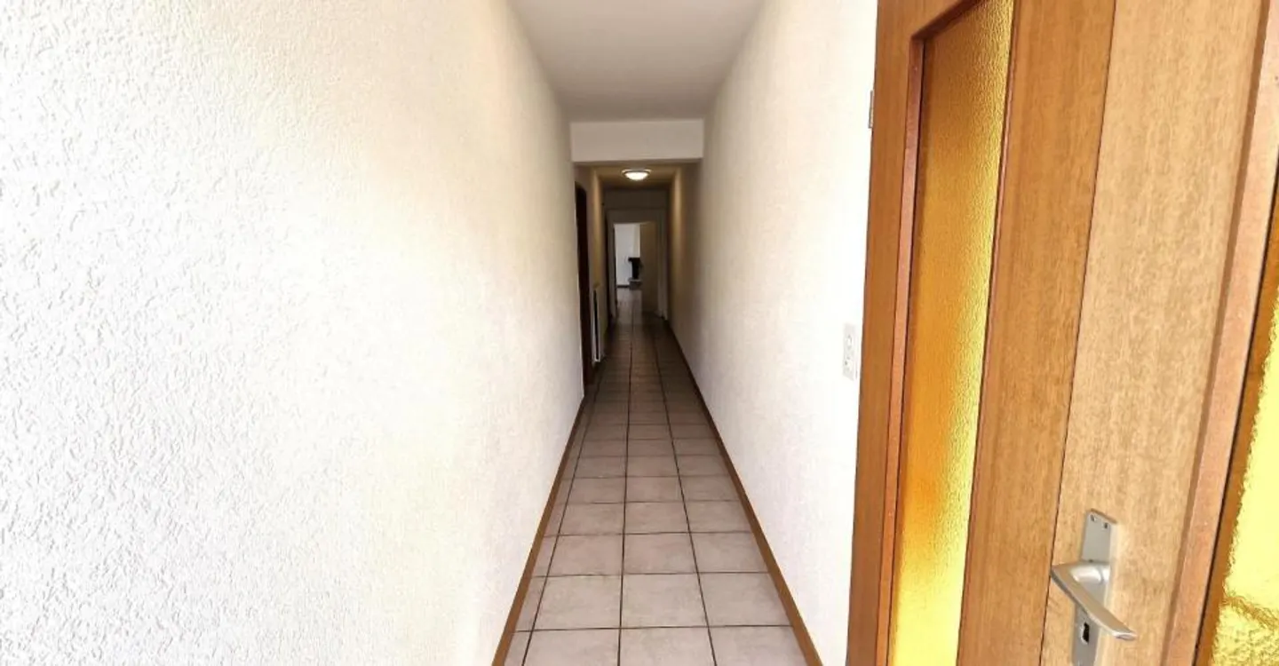 Spazioso appartamento di 5.5 locali - Foto 3 di 12