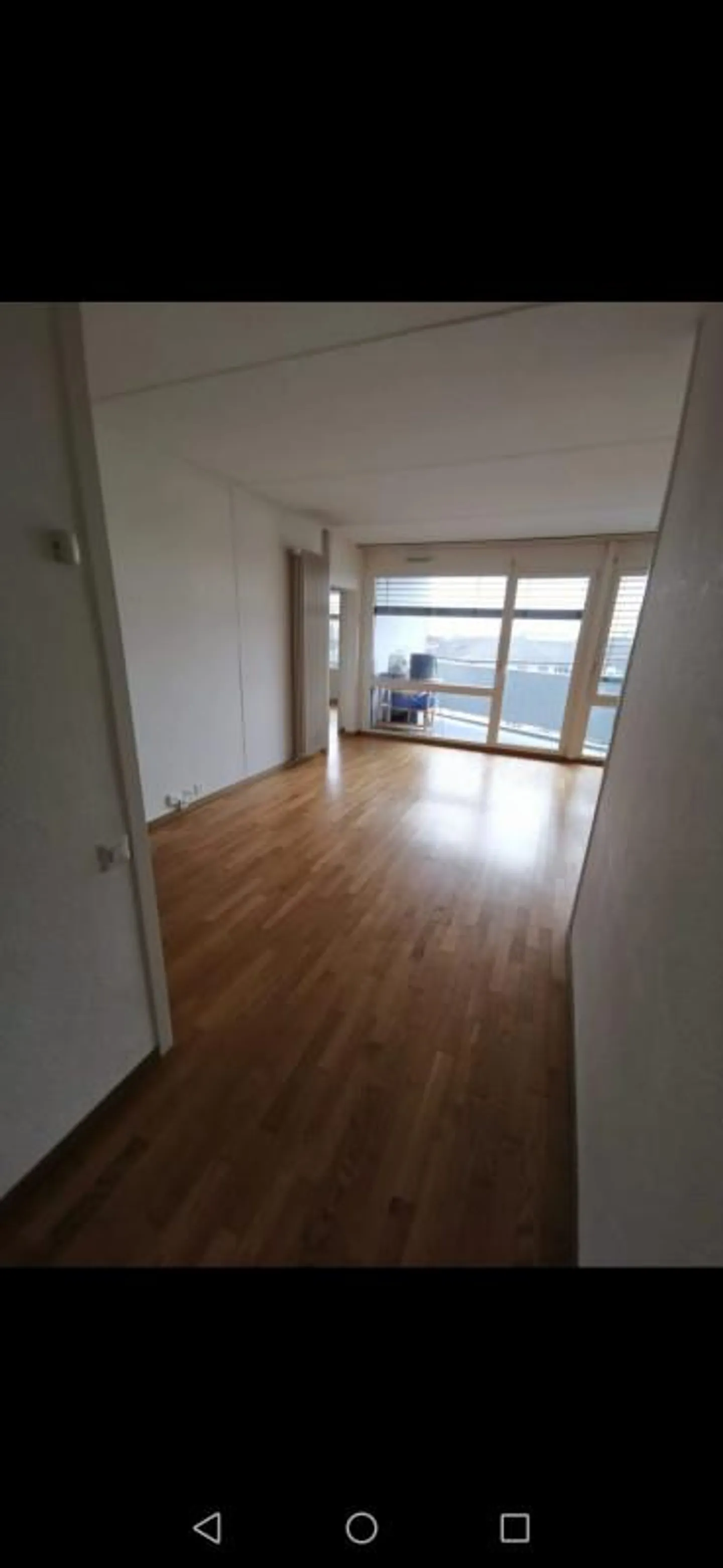 EXCLUSIVITY - LEASE TAKEOVER - CHARMING 3.5 ROOMS IN ONEX - Photo 3 of 7