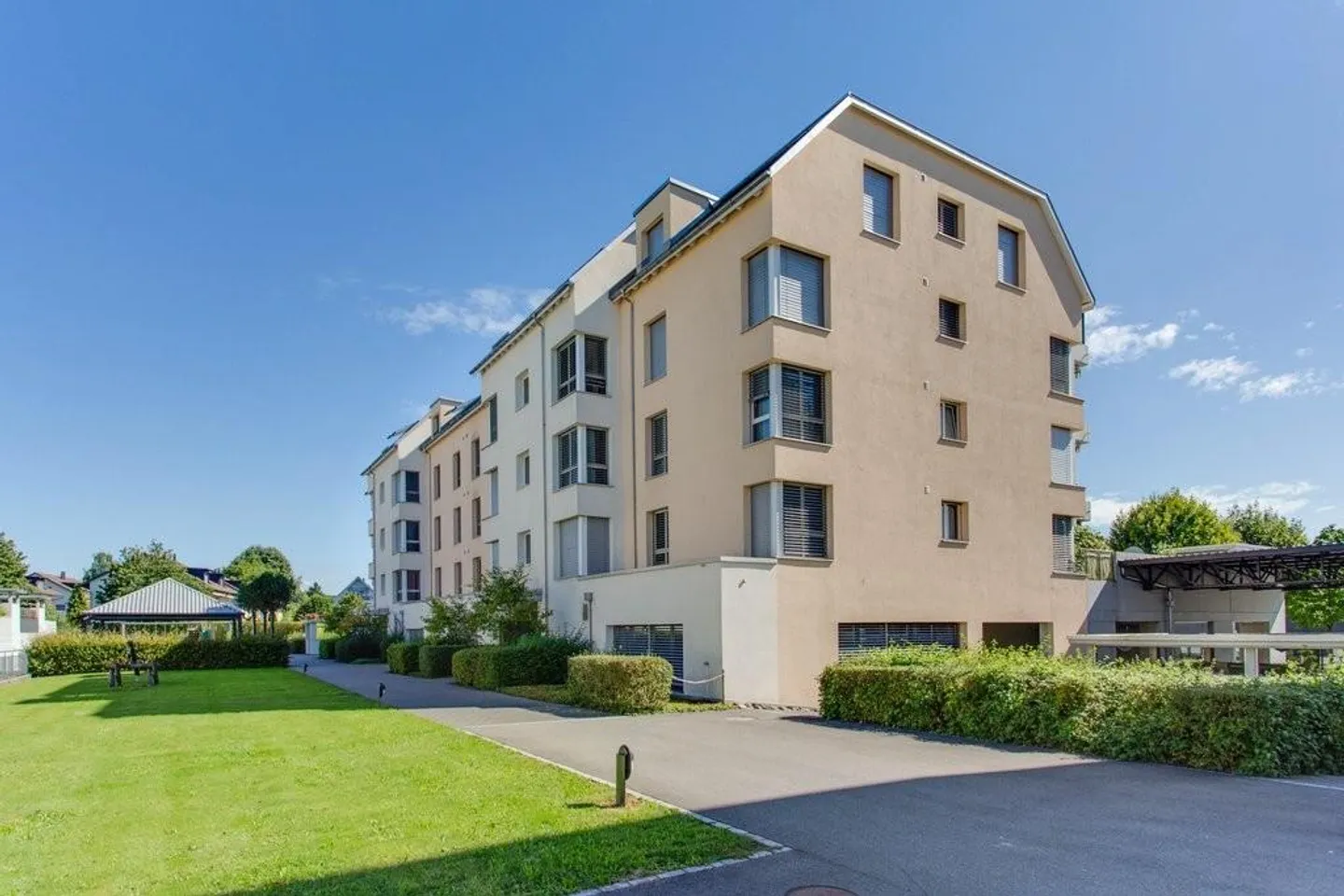Geräumige Dachwohnung mit Balkon - Foto 1 von 7