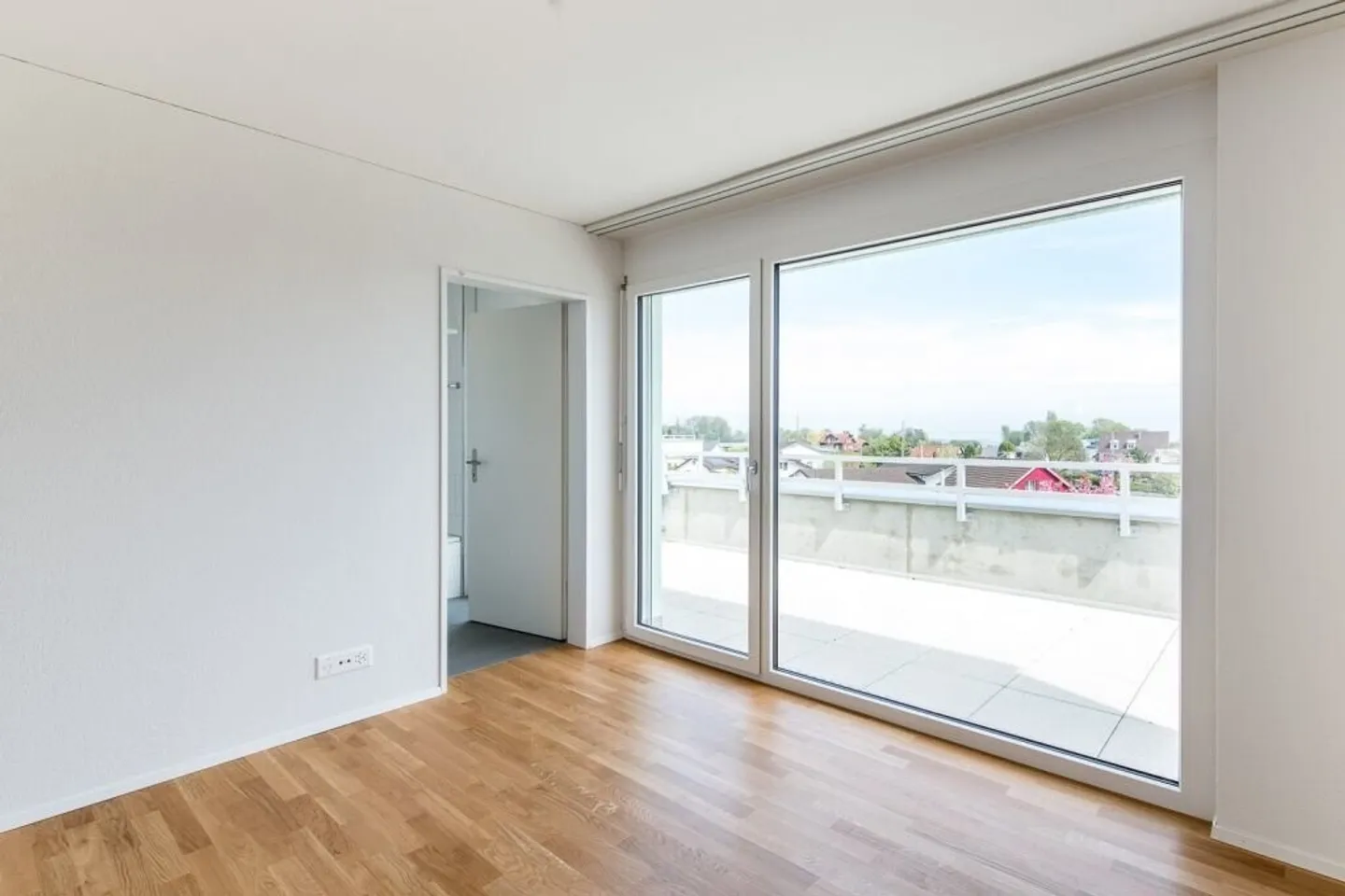 La tua nuova casa con camino e ampia terrazza - Foto 3 di 12