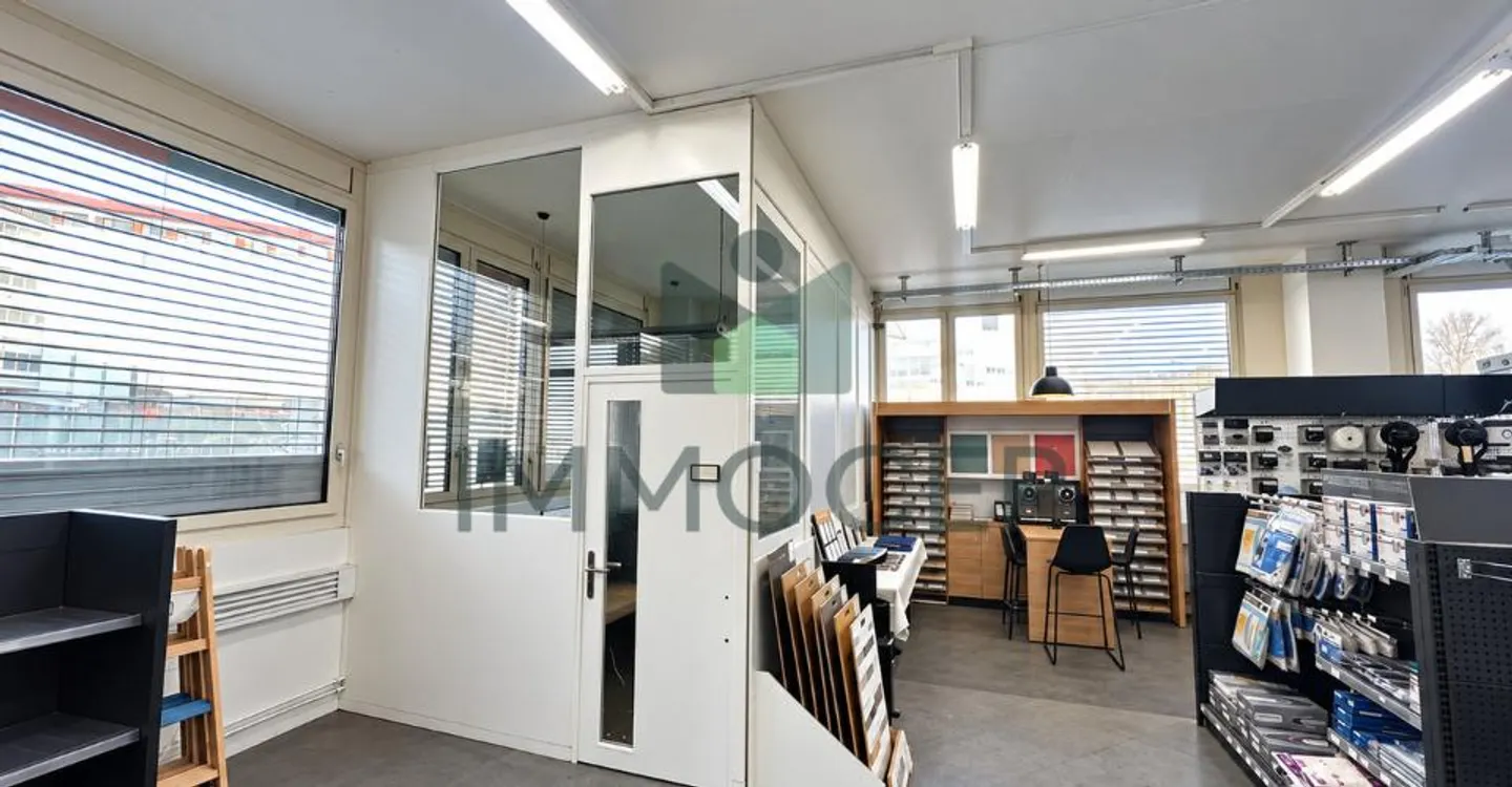 Espace Commercial avec Quai - Photo 4 sur 8