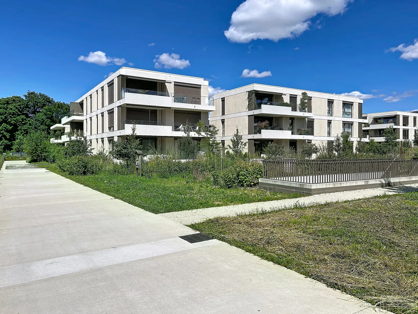 Spacious Family Apartment in Troinex - Photo 1 of 8