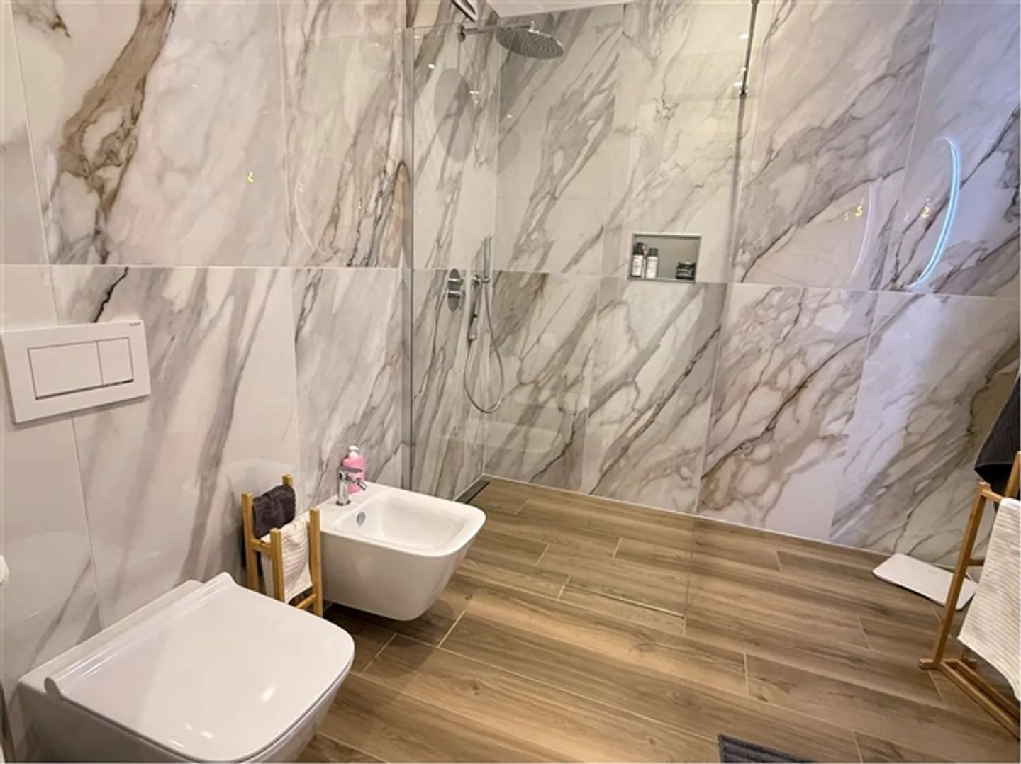 Lake View, new 2.5-room apartment with terrace - Photo 14 of 19