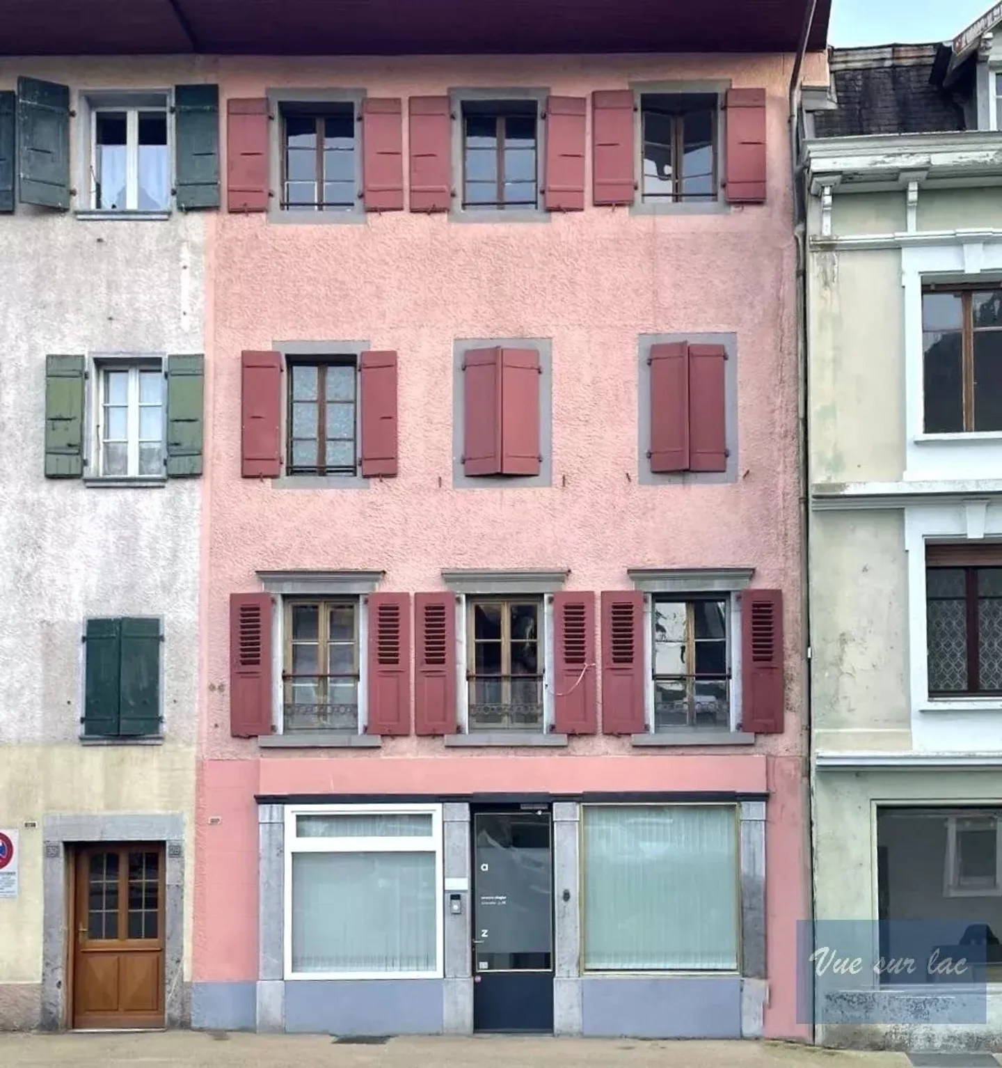 Bâtiment central, bons revenus locatifs - Photo 3 sur 13