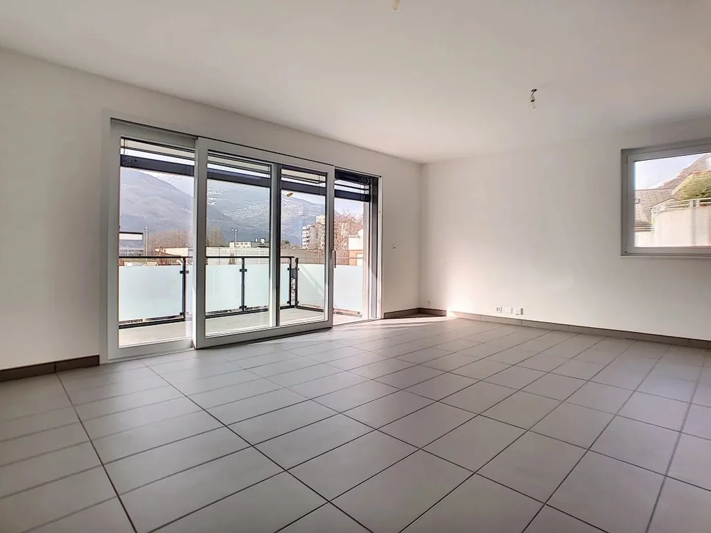 2.5 Room Apartment - Photo 1 of 7