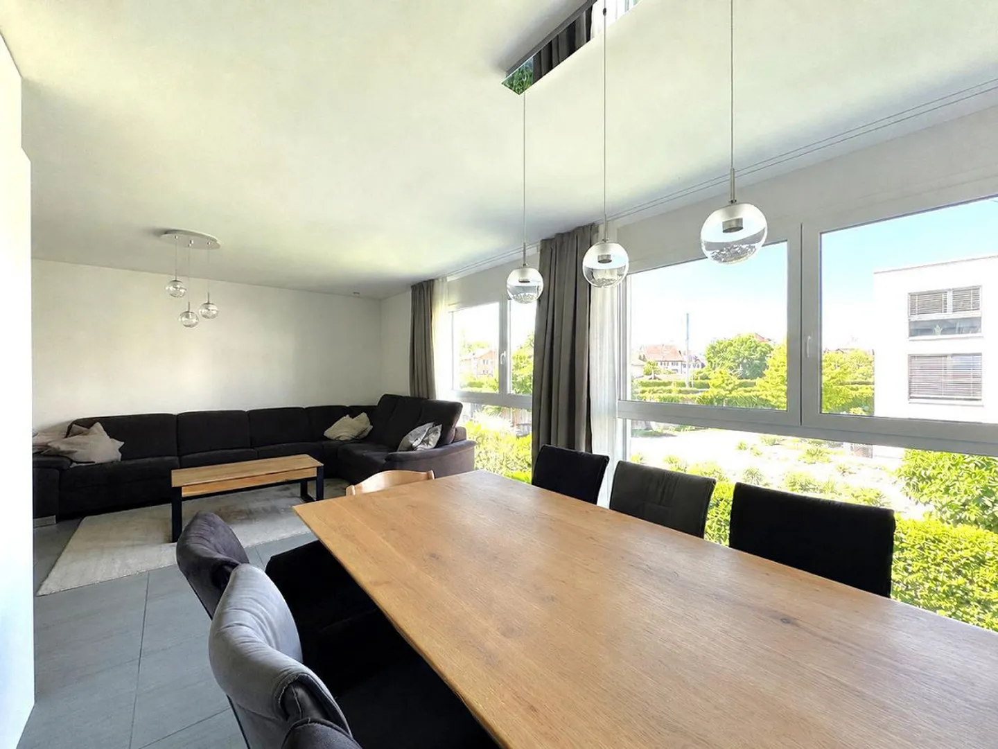 Grosszügige, moderne 4.5-Zimmer-Wohnung an attraktiver Lage - Foto 4 di 11