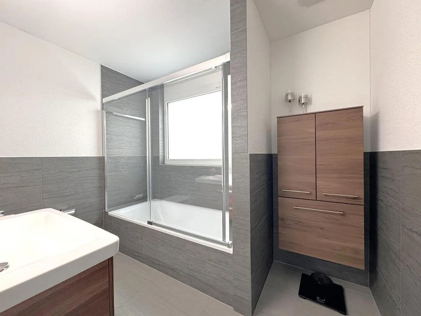 Grosszügige, moderne 4.5-Zimmer-Wohnung an attraktiver Lage - Foto 5 di 11
