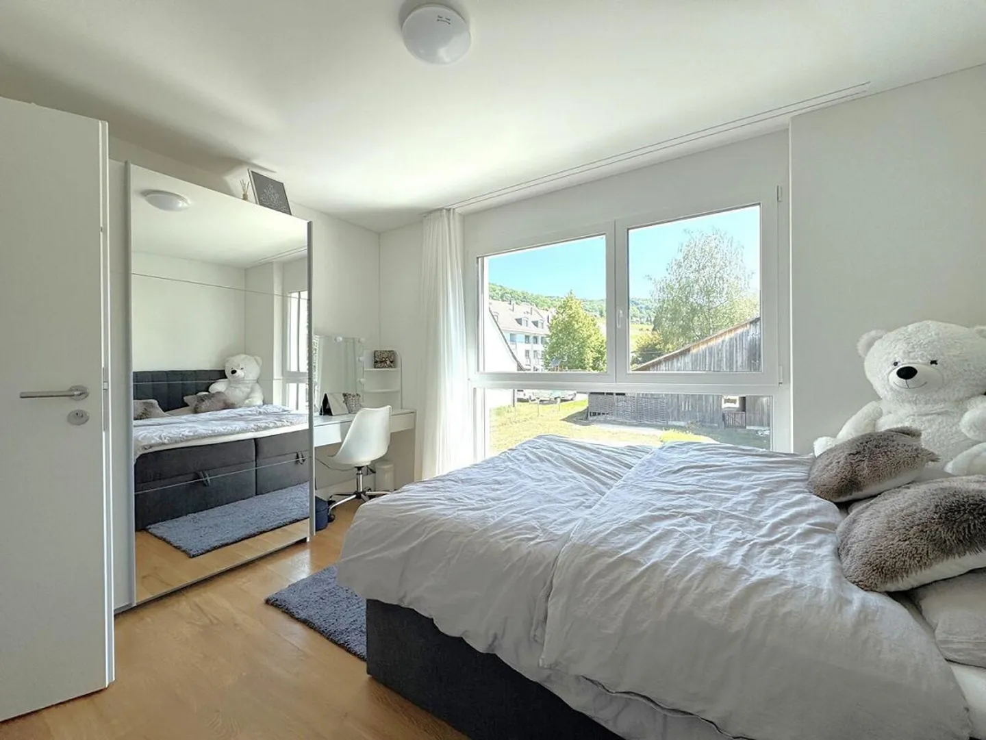 Grosszügige, moderne 4.5-Zimmer-Wohnung an attraktiver Lage - Foto 7 di 11