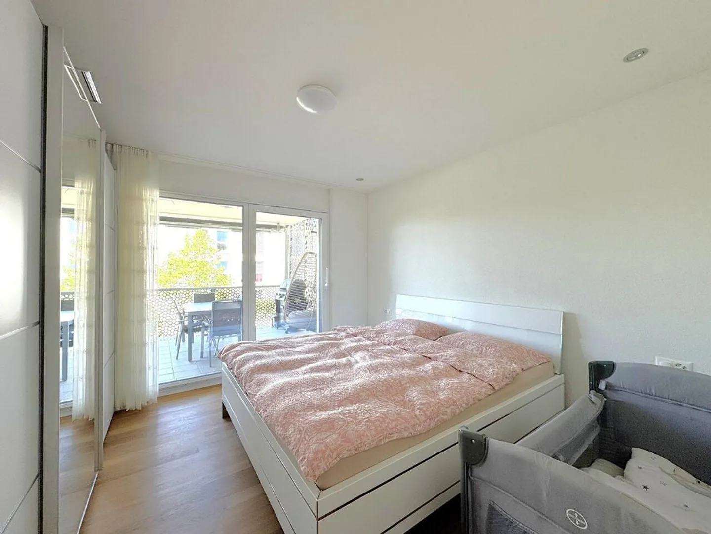 Grosszügige, moderne 4.5-Zimmer-Wohnung an attraktiver Lage - Foto 9 di 11
