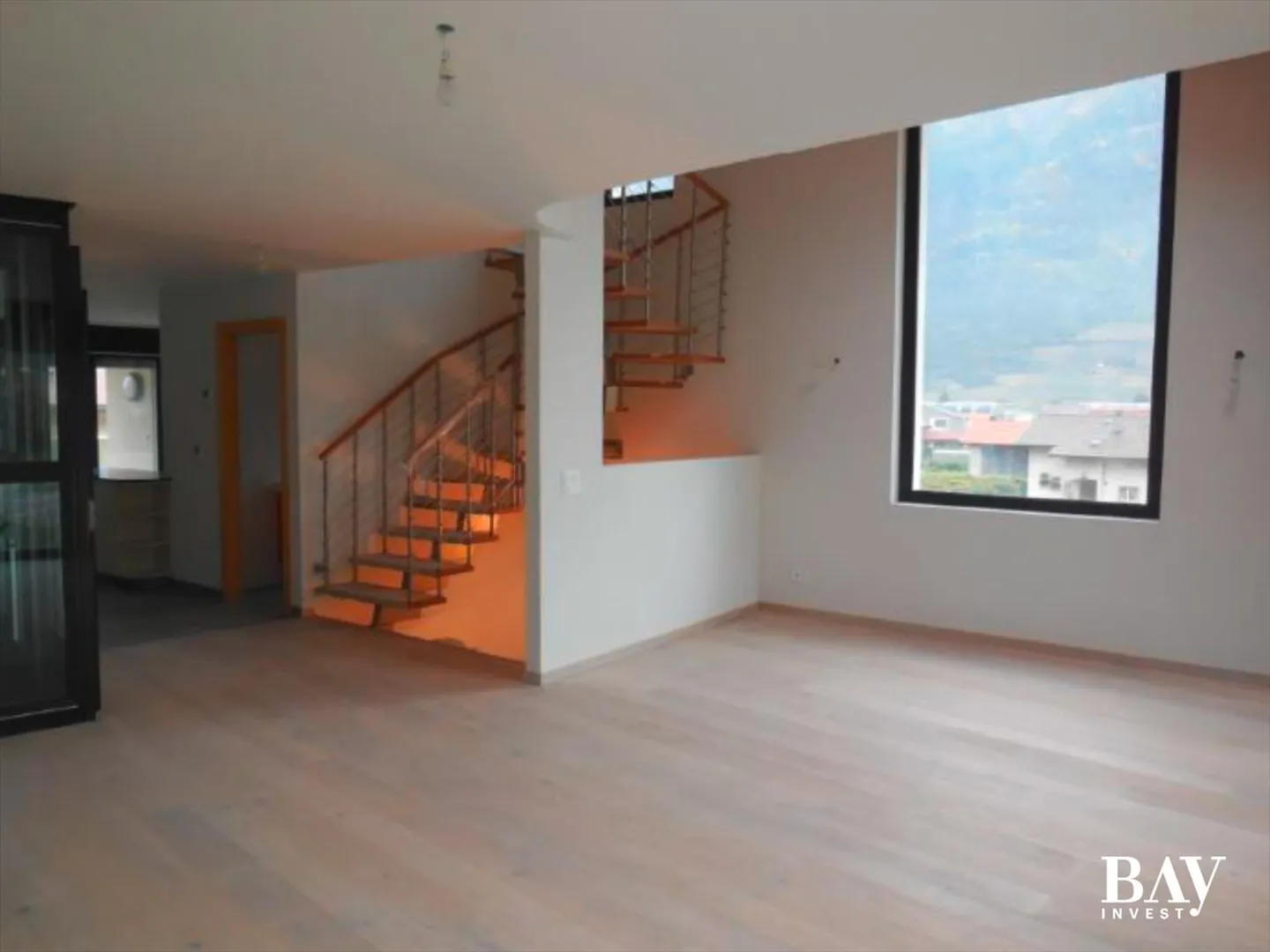 Triplex with private elevator in a beautiful environment. Execution according to tenant's wishes - Photo 3 of 21