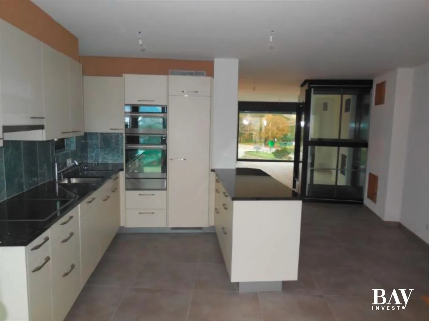 Triplex with private elevator in a beautiful environment. Execution according to tenant's wishes - Photo 4 of 21