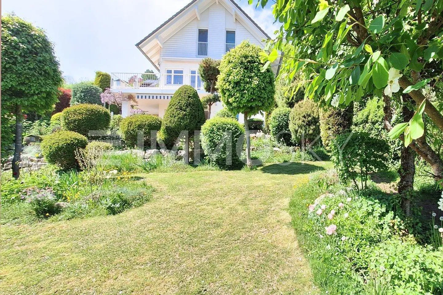 Einfamilienhaus ohne direkte Nachbarn mit atemberaubendem Blick - Foto 1 von 5