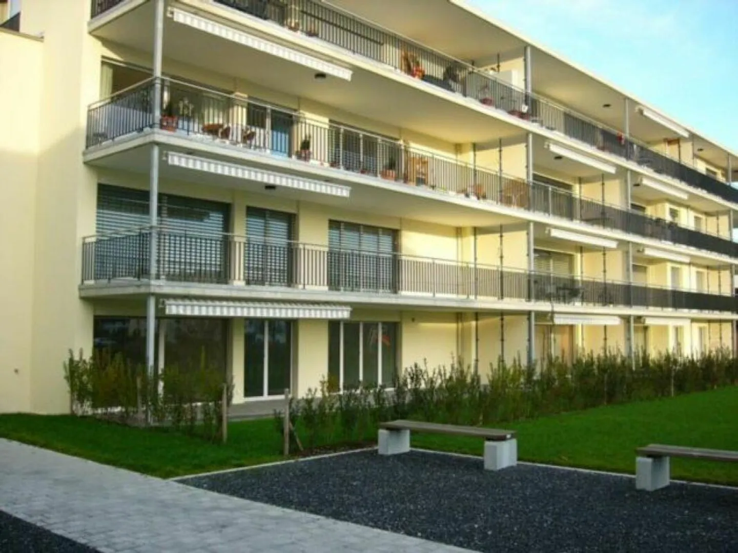 Spacious 4 1/2 Room Ground Floor Apartment - Photo 1 of 11