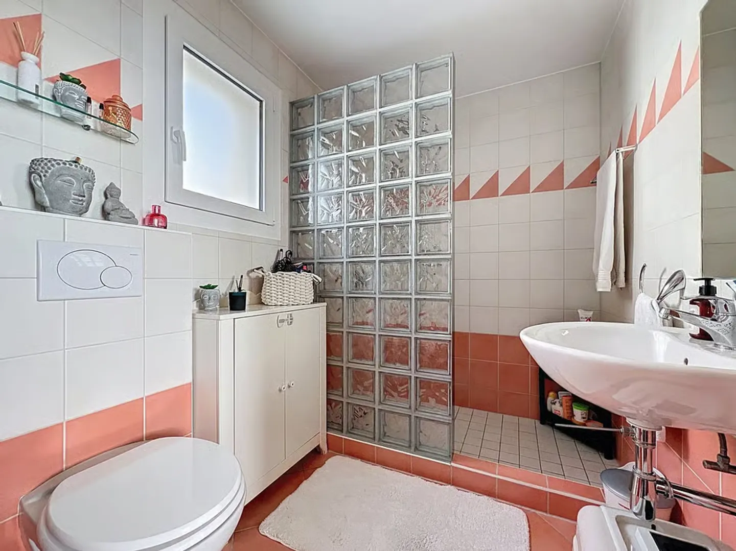 Villa mit freiem Blick, großzügigen Volumen und ruhiger Lage - Vaumarcus - Foto 10 von 13