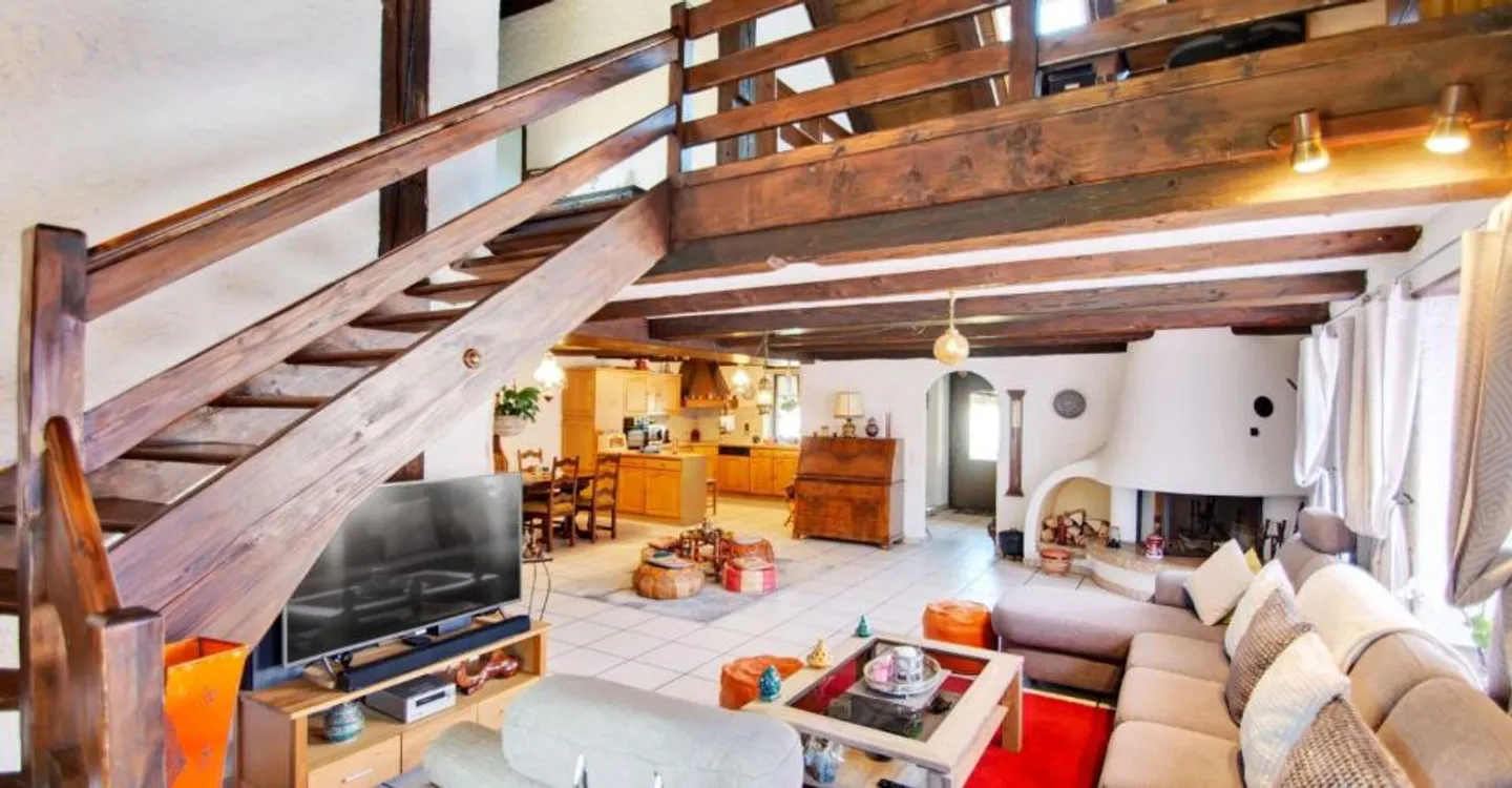 Courtelary, Haus mit 2 Wohnungen, Scheune, Garten, Parkplätze - Foto 3 von 12