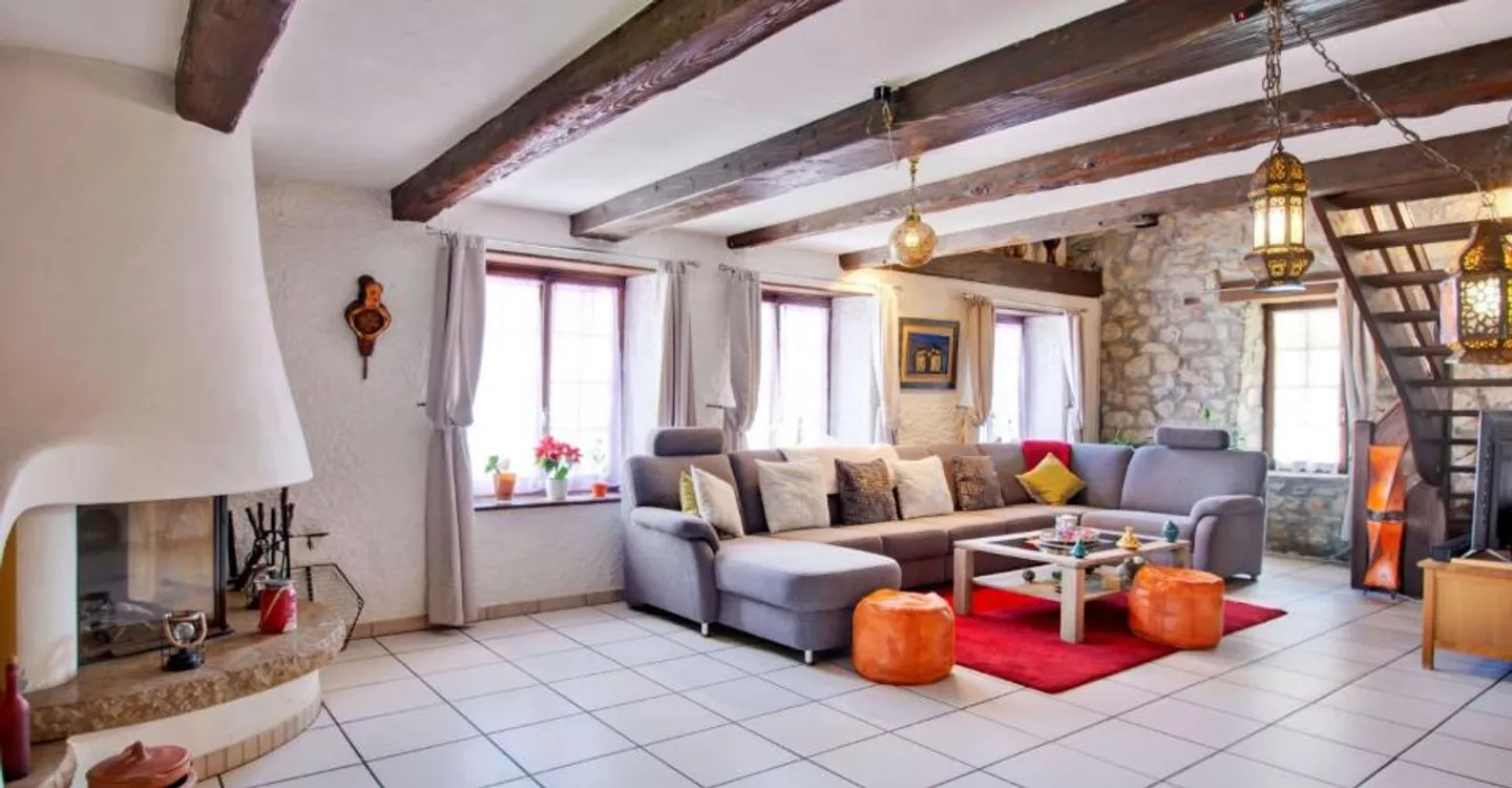 Courtelary, Haus mit 2 Wohnungen, Scheune, Garten, Parkplätze - Foto 4 von 12