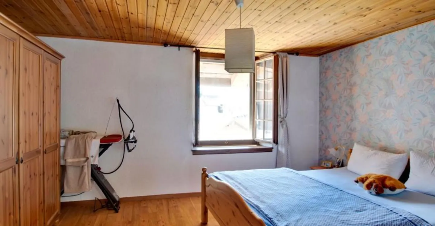 Courtelary, Haus mit 2 Wohnungen, Scheune, Garten, Parkplätze - Foto 7 von 12