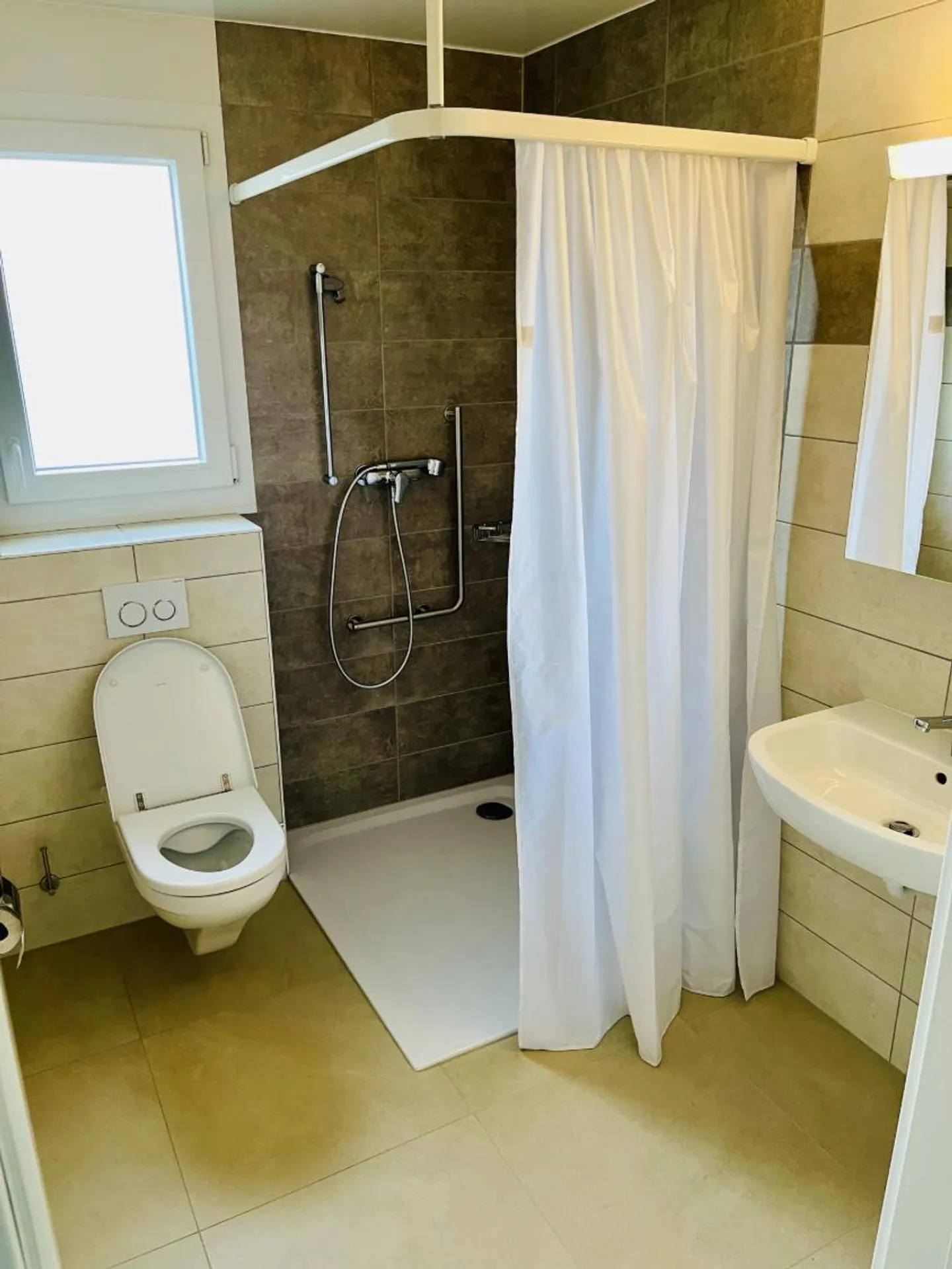 Appartement pour Seniors - Photo 3 sur 7