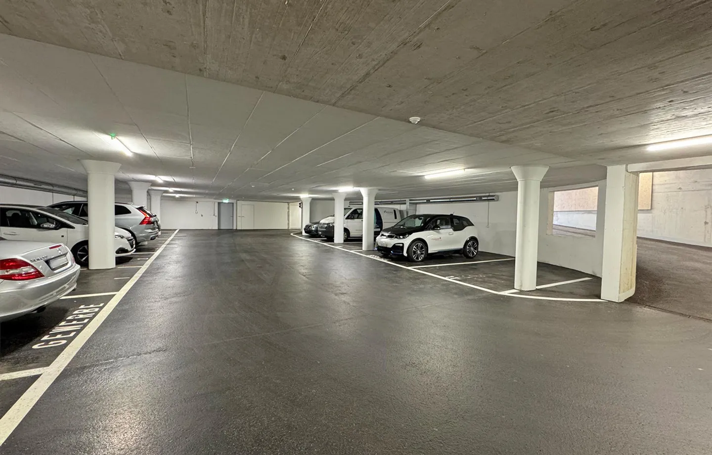 Posti auto nella nuova autorimessa sotterranea - Foto 2 di 4