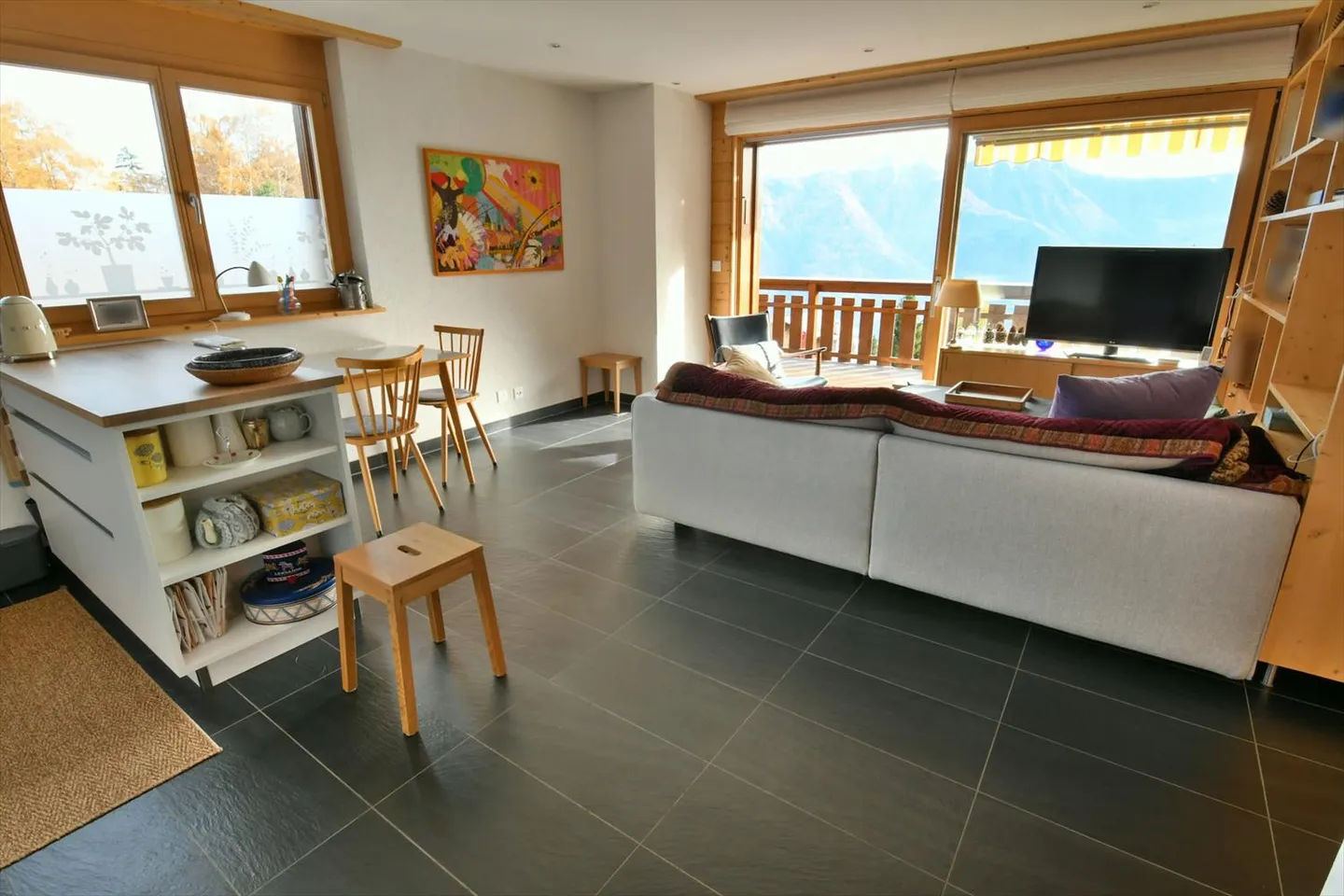 3.5 Room Apartment - Photo 3 of 14