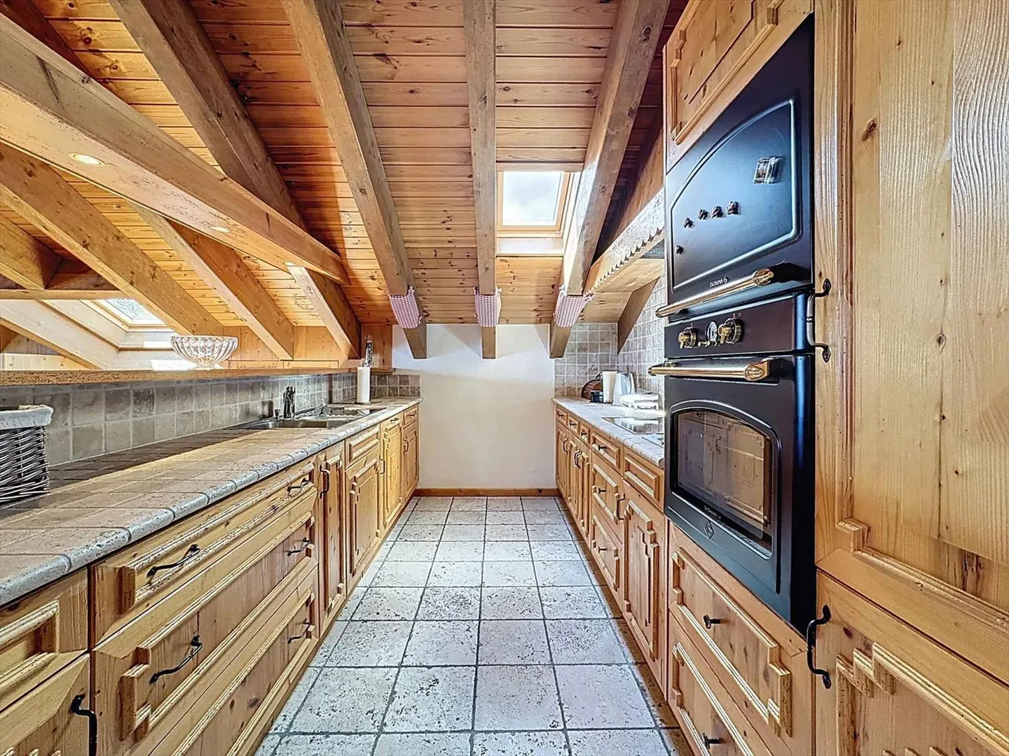 Bellissimo appartamento duplex all'ultimo piano con vista mozzafiato sulle Alpi - Foto 7 di 13