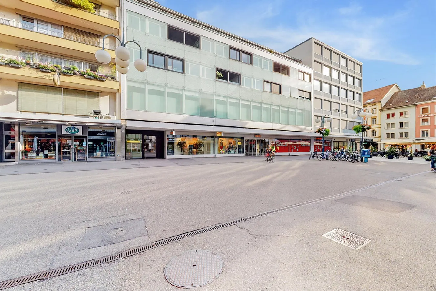 Vivi 142m2 di moderno paradiso abitativo nel cuore di Biel! - Foto 1 di 9