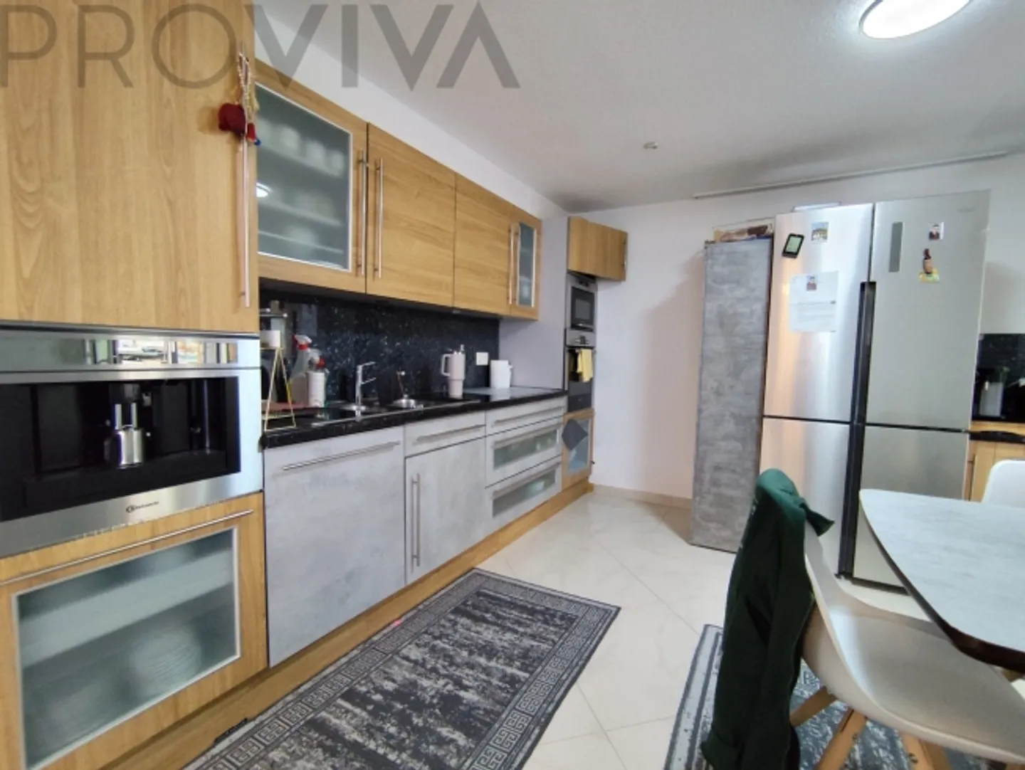 Wunderschönes Ensemble aus einer Villa und einer unabhängigen Wohnung - Foto 2 von 16