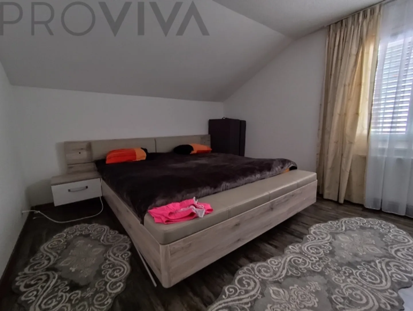 Wunderschönes Ensemble aus einer Villa und einer unabhängigen Wohnung - Foto 8 von 16