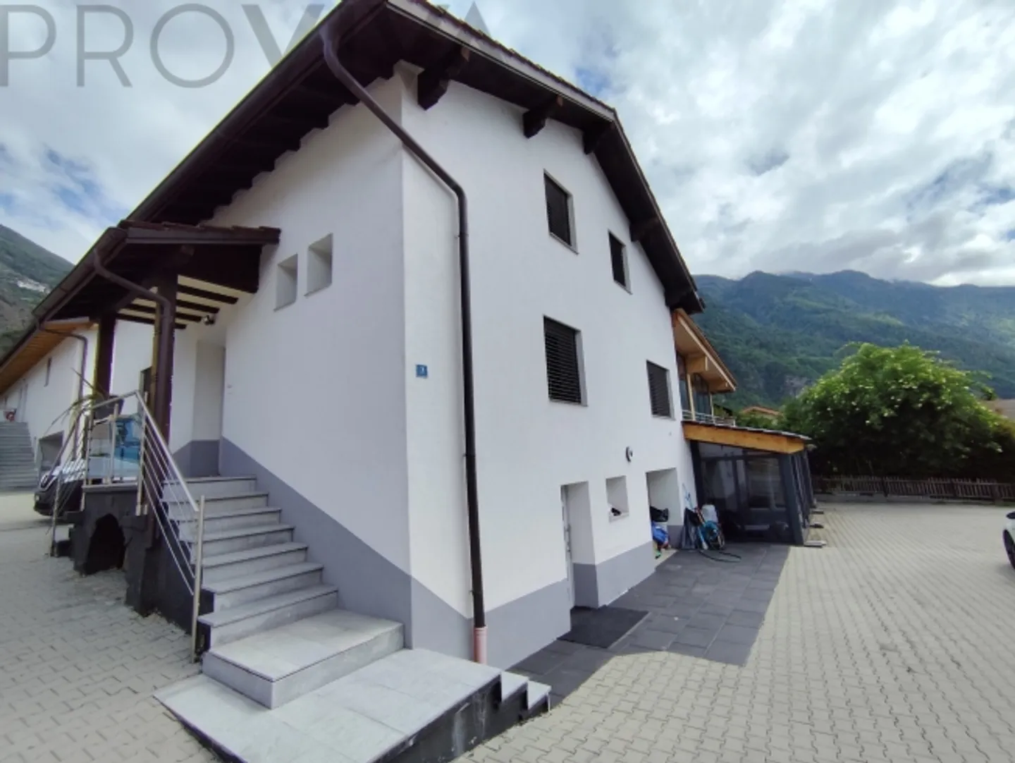 Wunderschönes Ensemble aus einer Villa und einer unabhängigen Wohnung - Foto 12 von 16