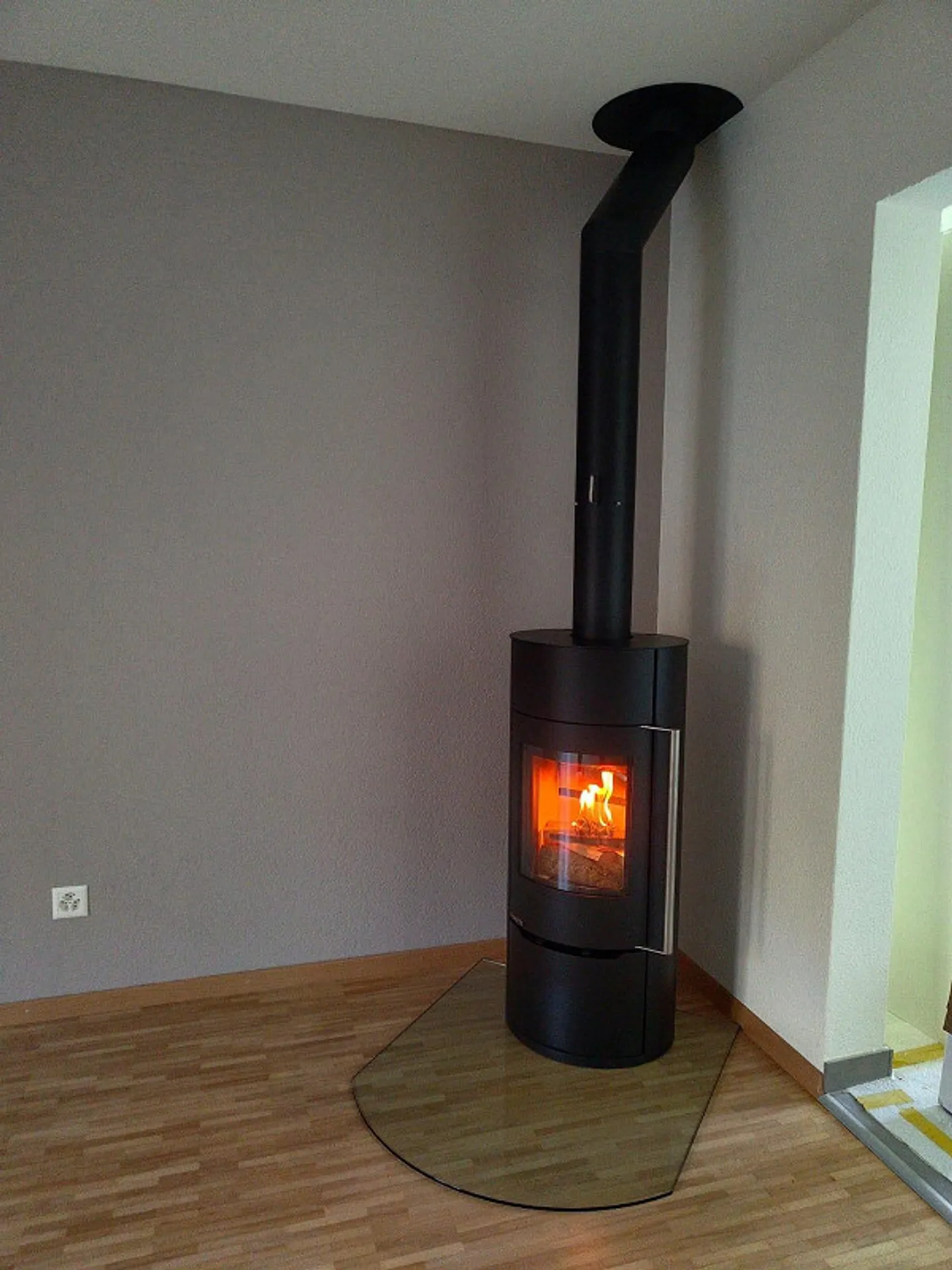 Charmante Wohnung mit Balkon - Foto 2 von 7