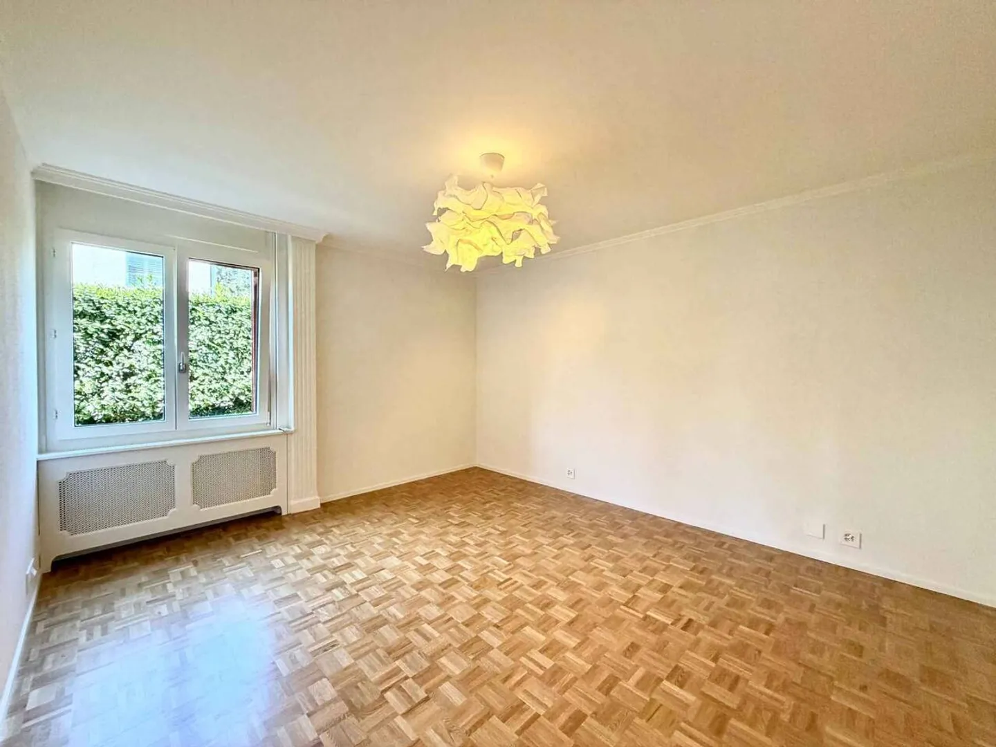 Spacieux appartement rénové de 5,5 pièces avec jardin - Photo 9 of 13
