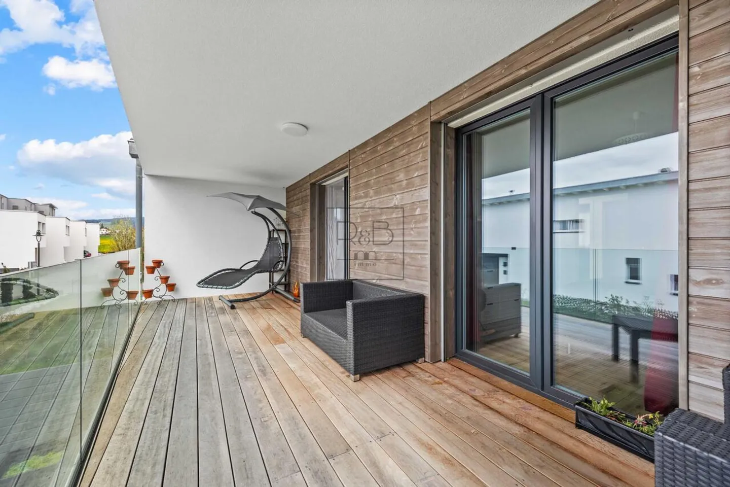 Beautiful adjoining house located in La Tour-de-Trême - Photo 2 of 10