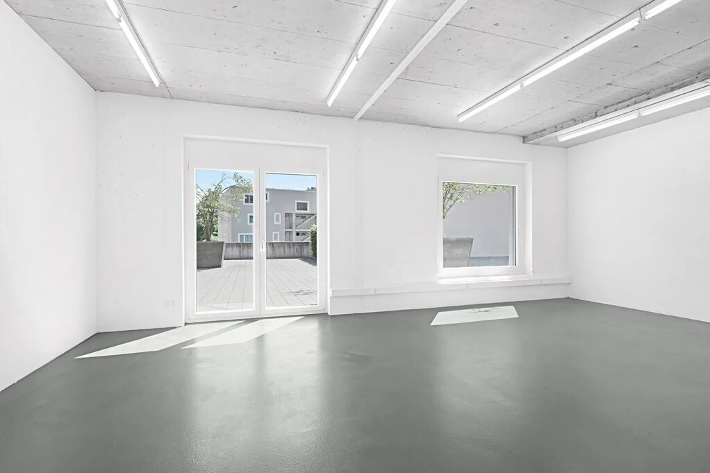Espace de vente attrayant au centre de Neukirch ! - Photo 2 sur 4