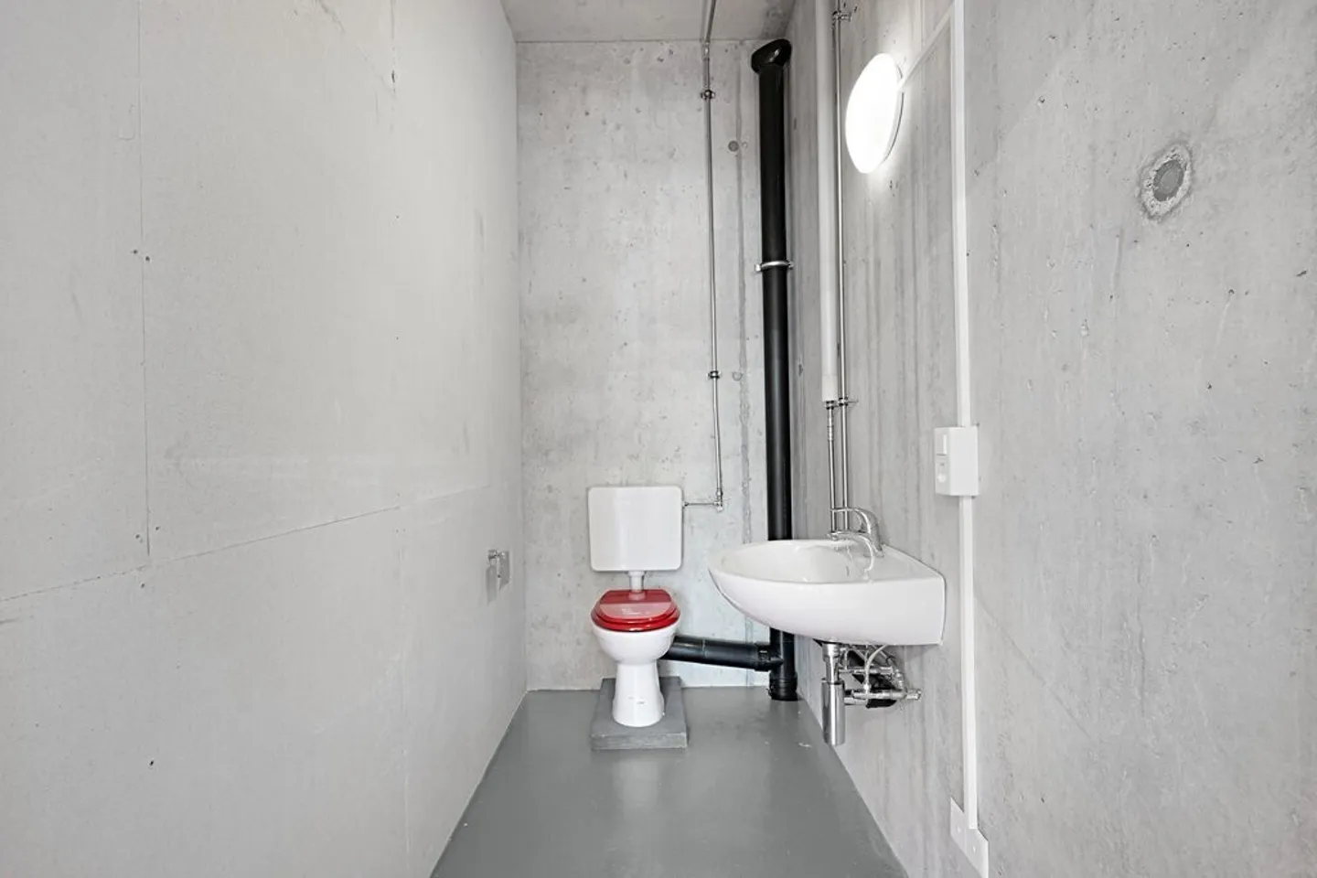Espace de vente attrayant au centre de Neukirch ! - Photo 3 sur 4