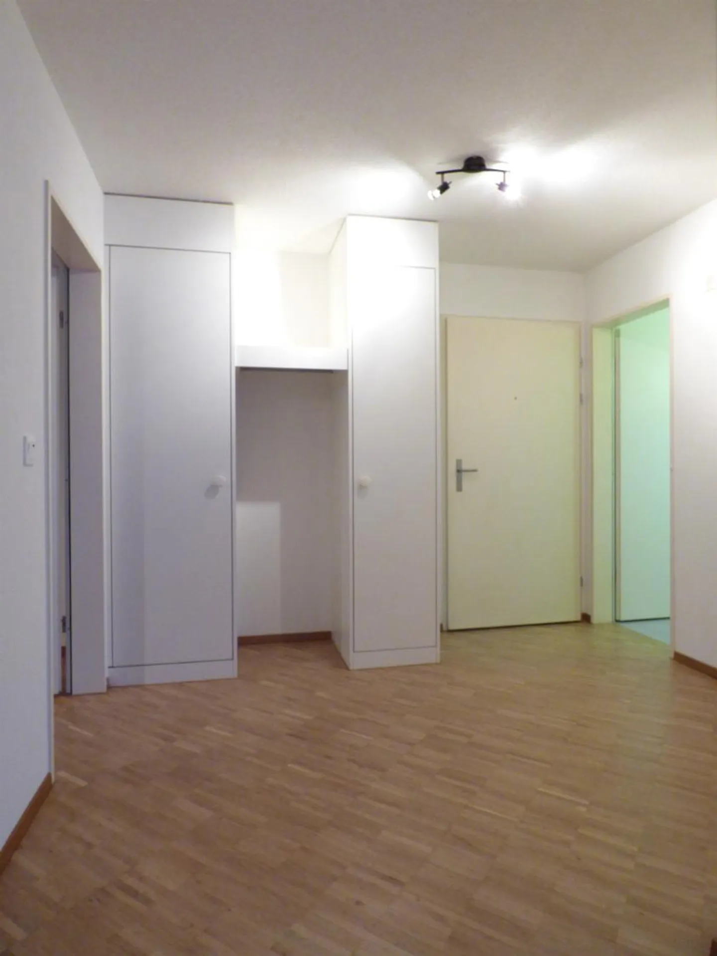 2.5 Room Apartment - Photo 5 of 9