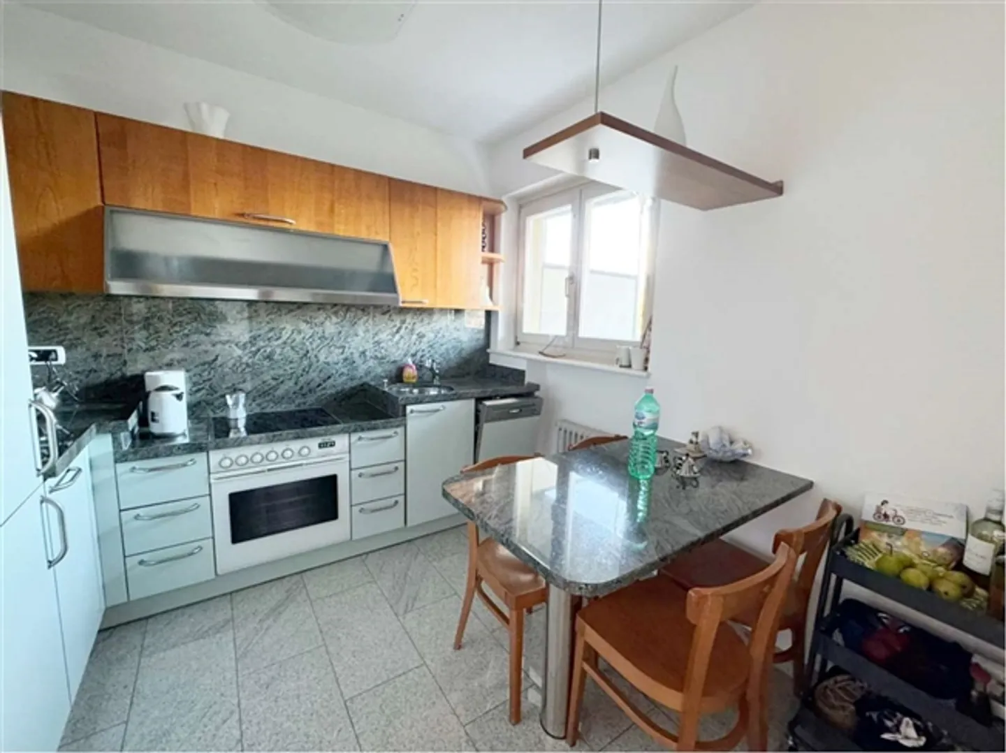 Appartamento luminoso di 4,5 stanze con vista lago - Foto 8 di 19