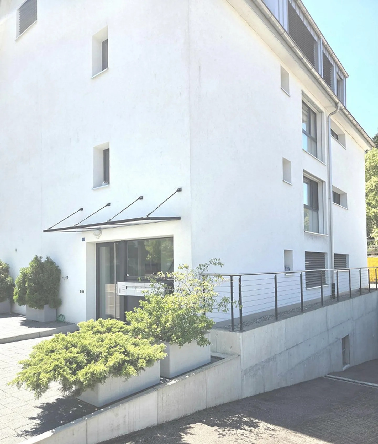 Condominium moderne et ensoleillé avec ascenseur à louer - Photo 2 sur 13
