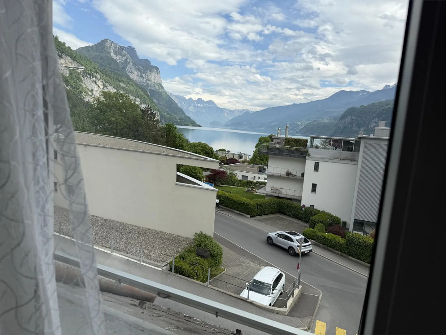 4 Room Apartment with Lake View - Photo 10 of 12