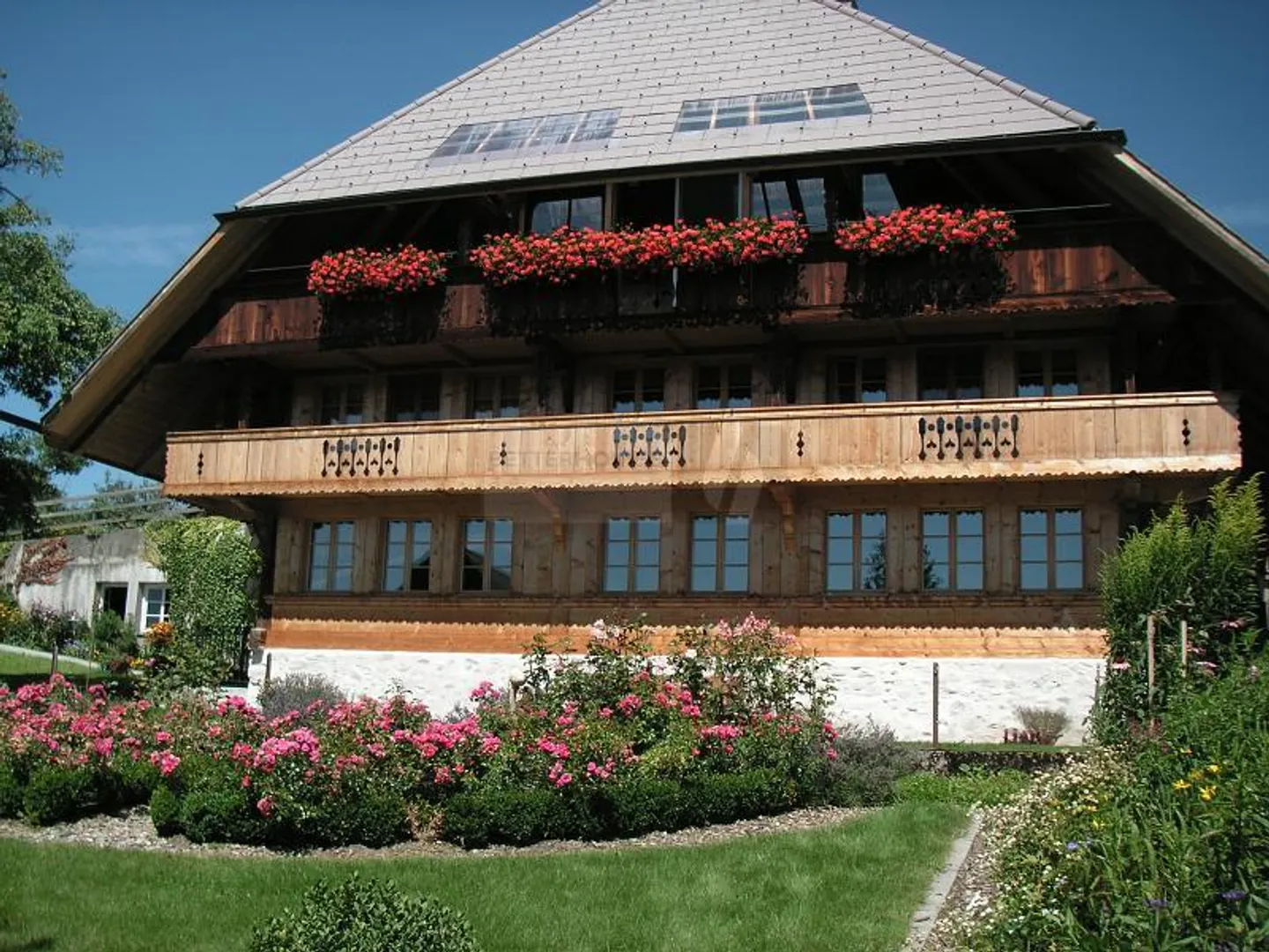 Sunny, Quiet in Natural Location with Dream View - Photo 1 of 6