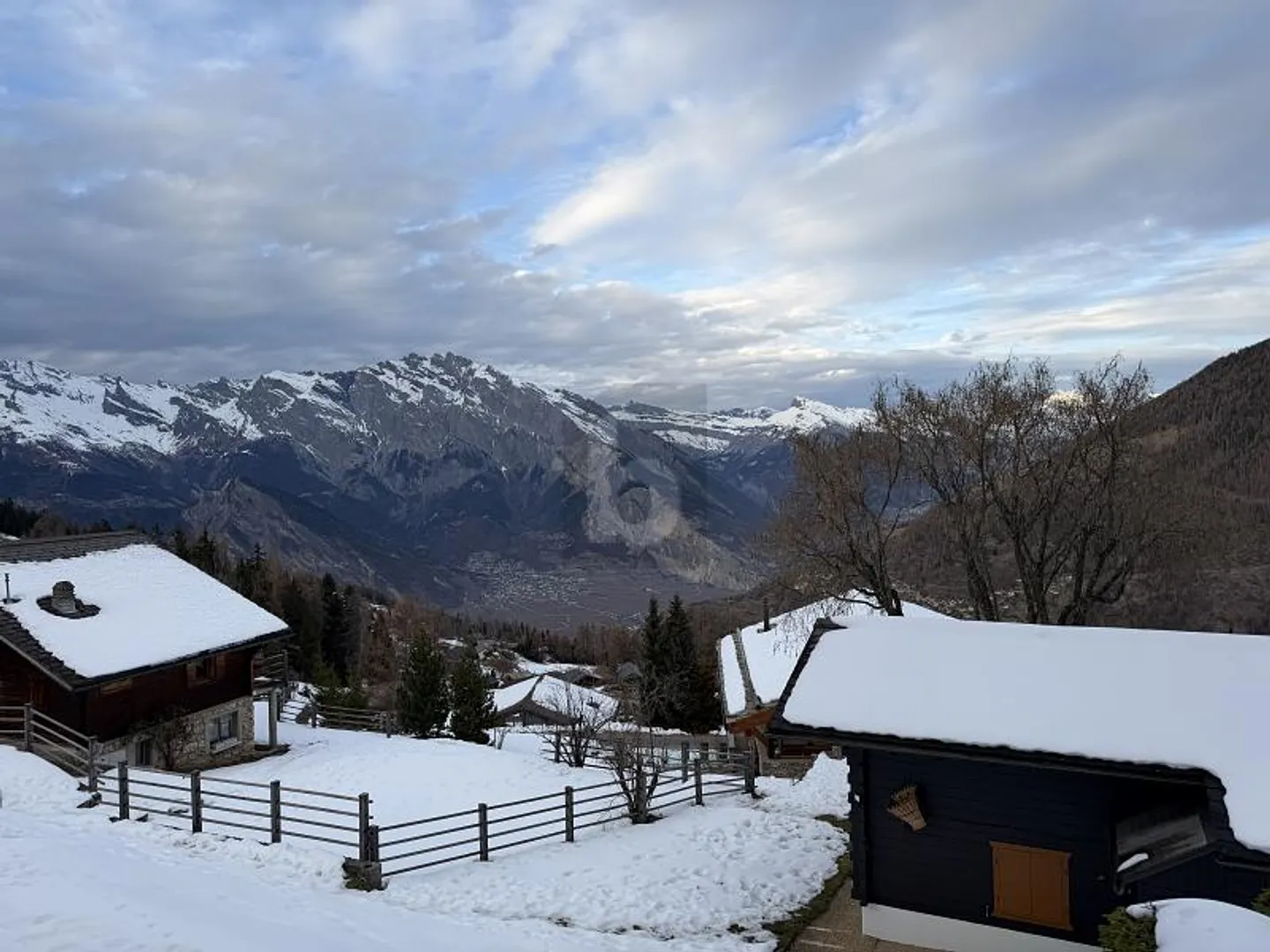 PREZZO TOP! UN RIFUGIO ACCOGLIENTE CON UNA VISTA DA SOGNO - Foto 1 di 6